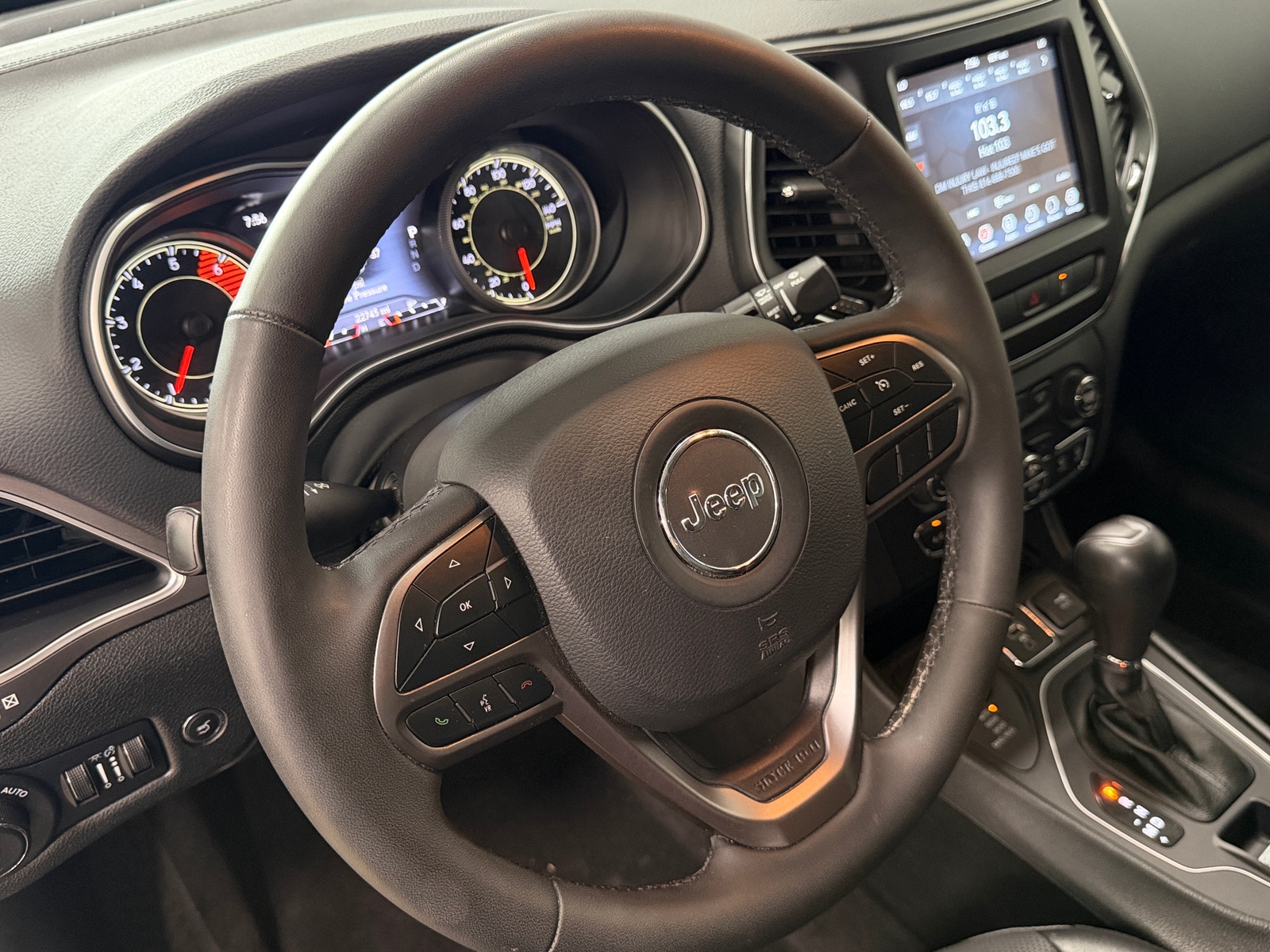 Thumbnail: 2022 Jeep Cherokee - 4
