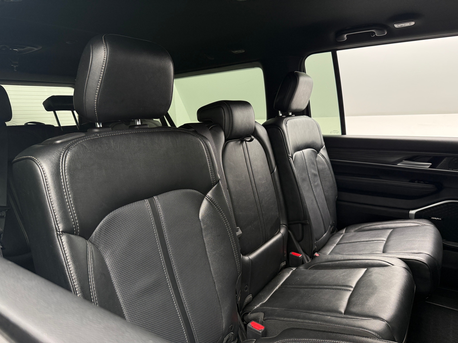 Thumbnail: 2024 Jeep Wagoneer - 5