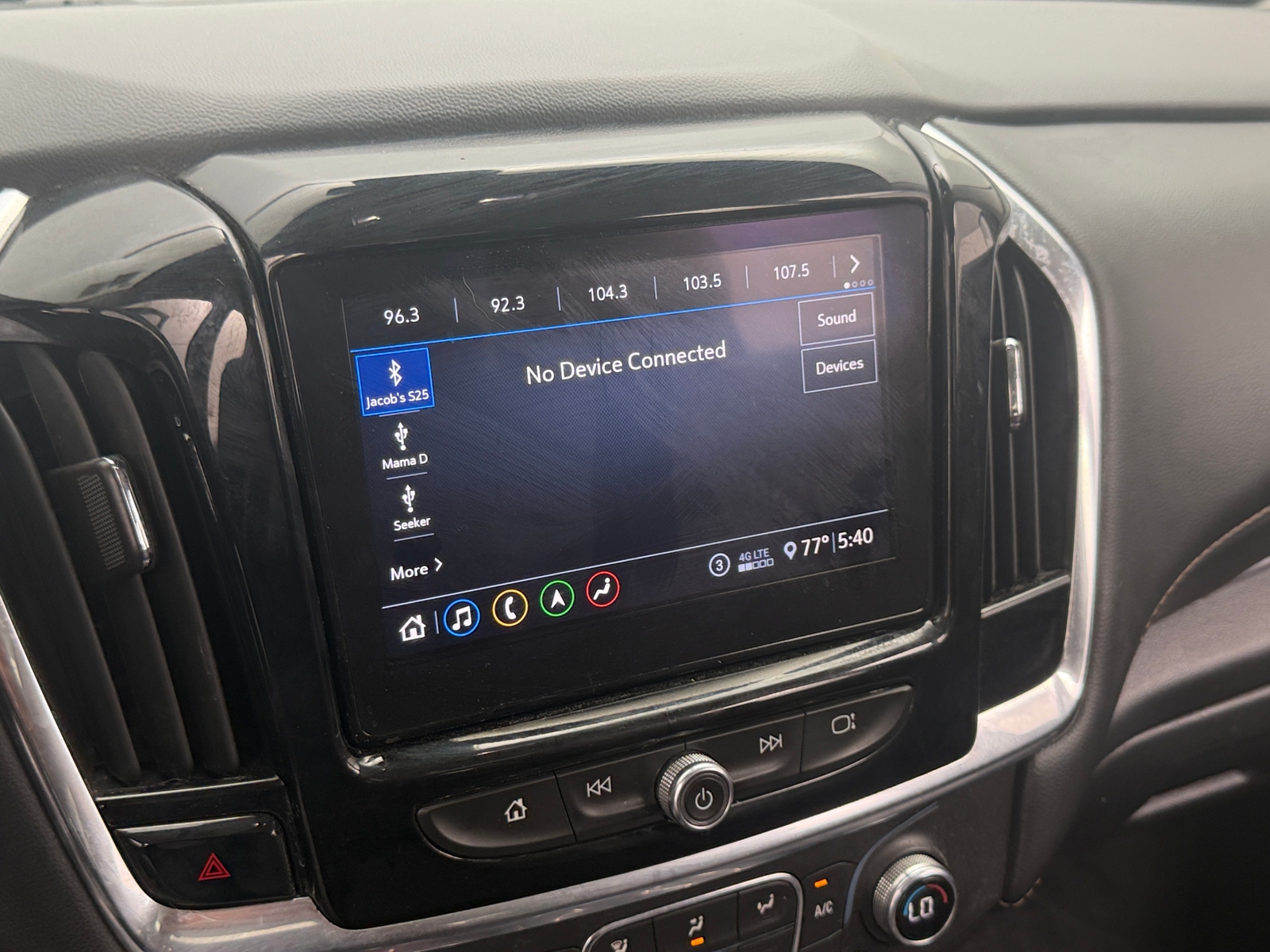Thumbnail: 2021 Chevrolet Traverse - 3