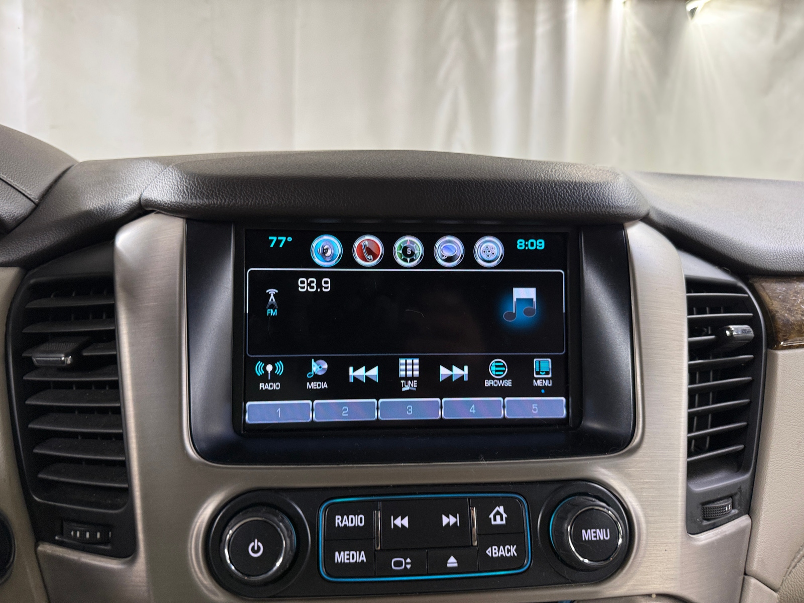 Thumbnail: 2017 GMC Yukon - 3