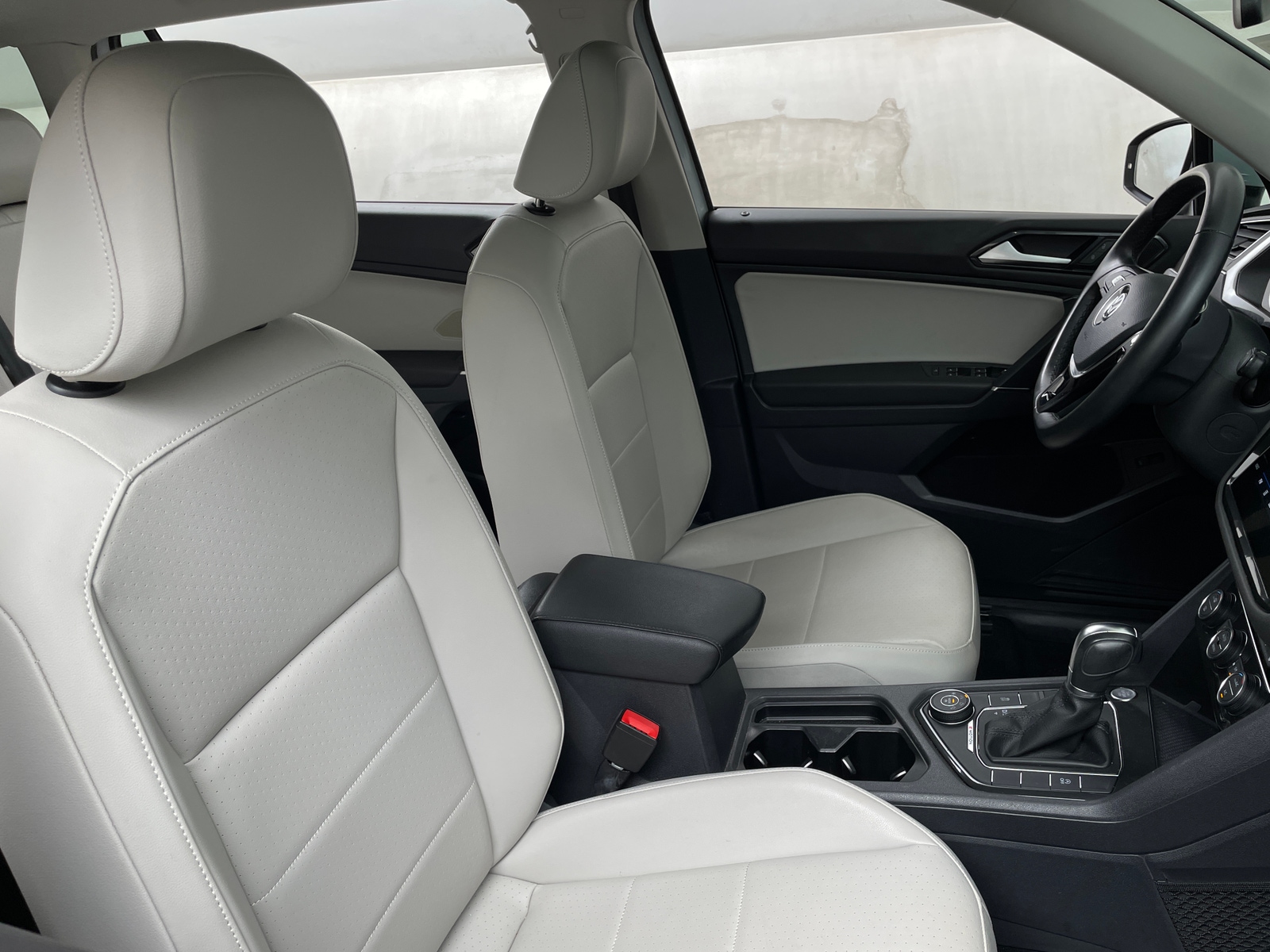 Thumbnail: 2018 Volkswagen Tiguan - 2