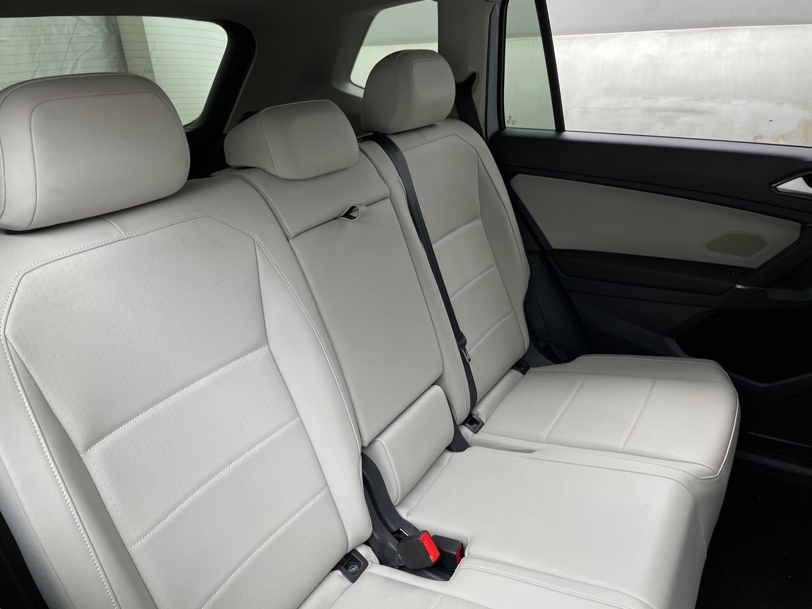 Thumbnail: 2018 Volkswagen Tiguan - 6