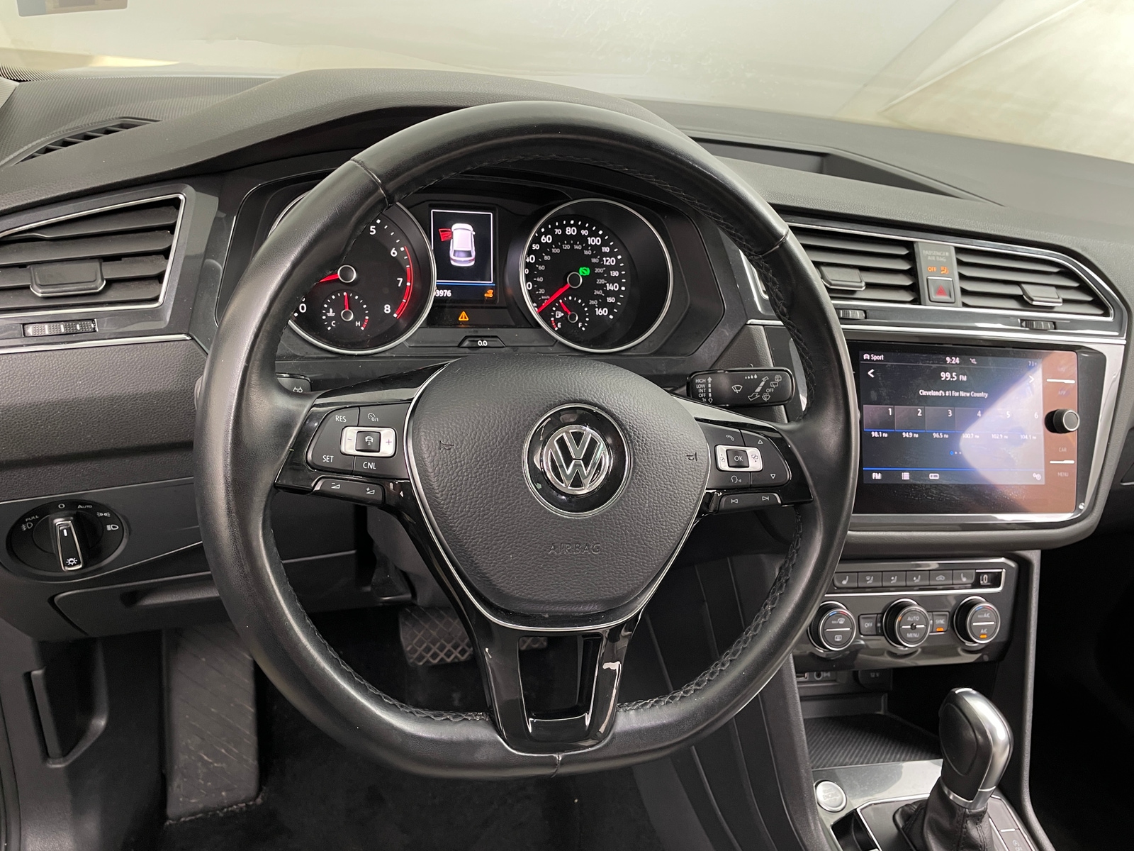 Thumbnail: 2018 Volkswagen Tiguan - 5