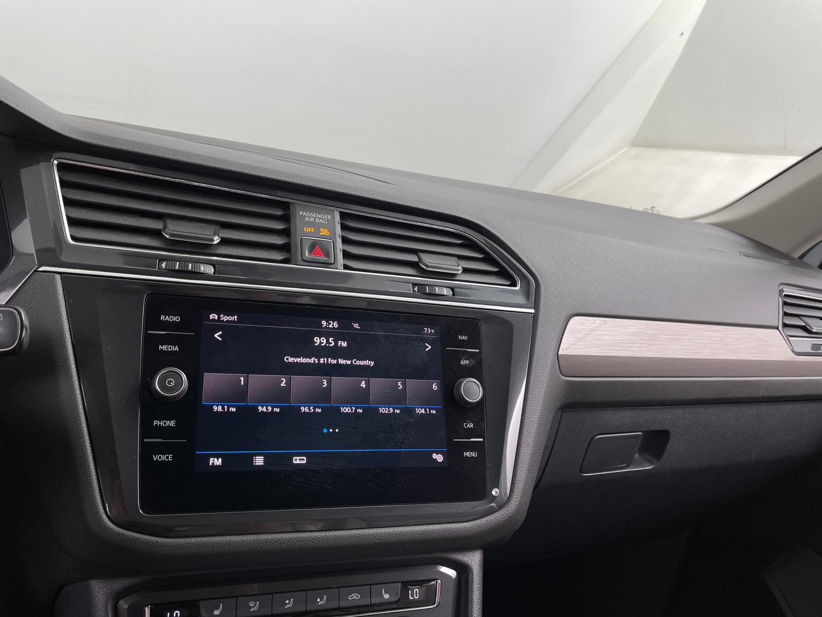 Thumbnail: 2018 Volkswagen Tiguan - 4