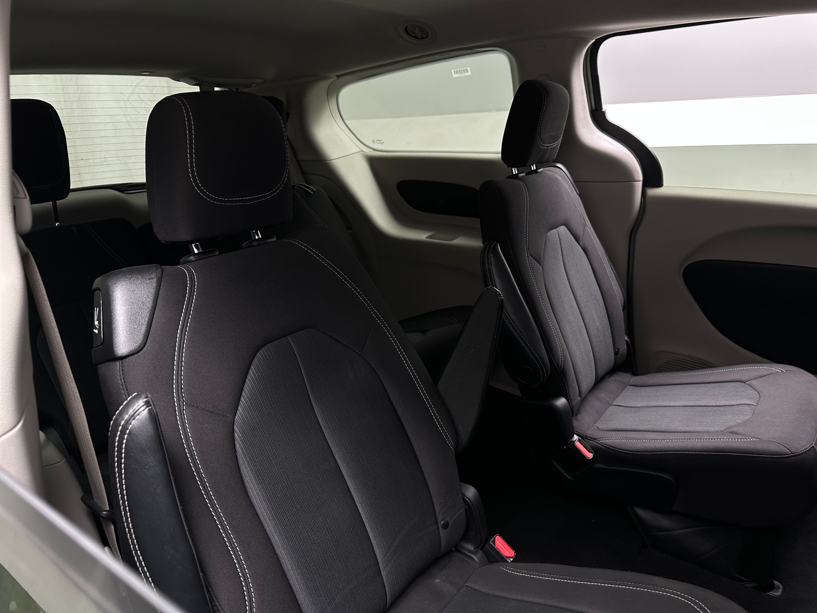 Thumbnail: 2023 Chrysler Voyager - 6