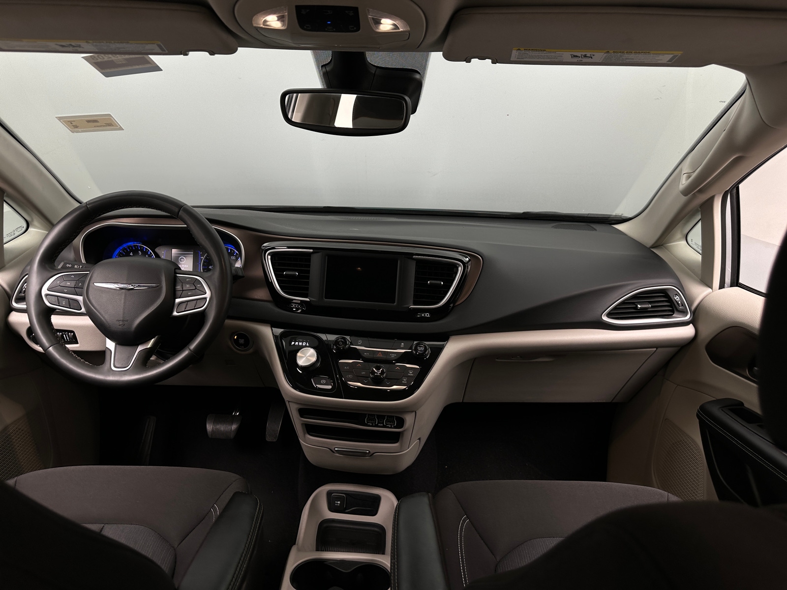 Thumbnail: 2023 Chrysler Voyager - 3
