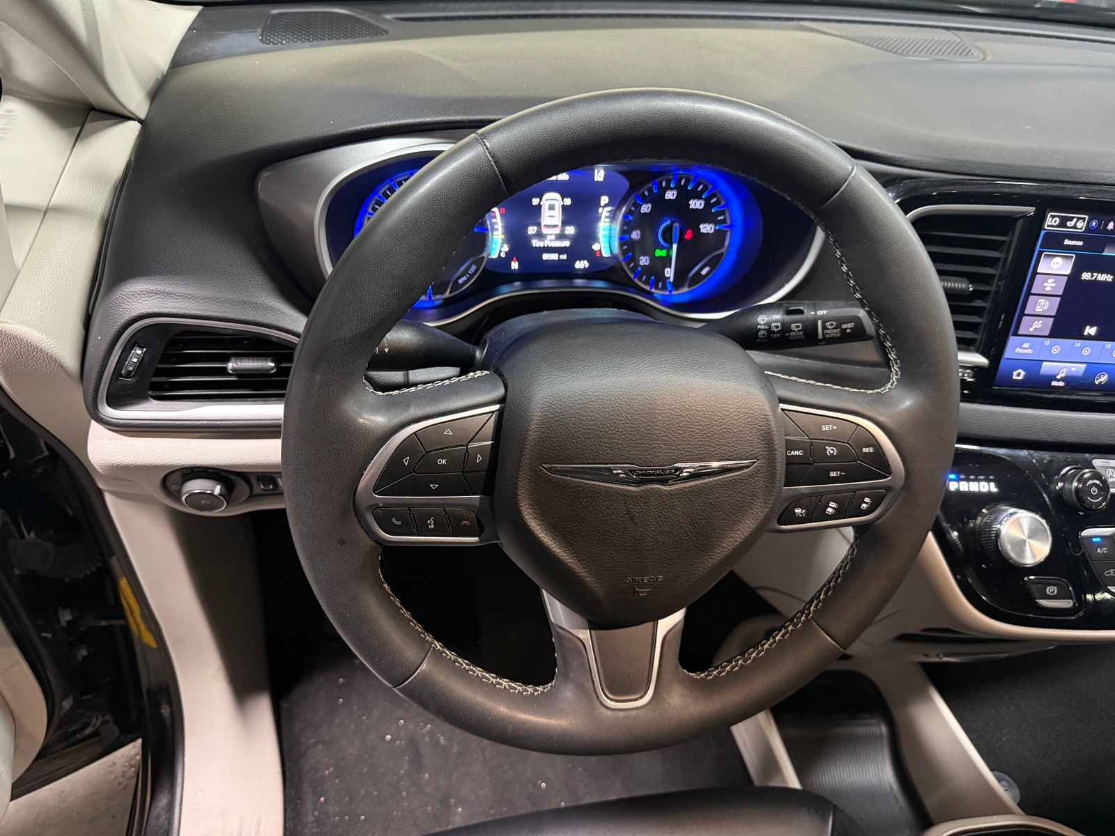 Thumbnail: 2024 Chrysler Pacifica - 4