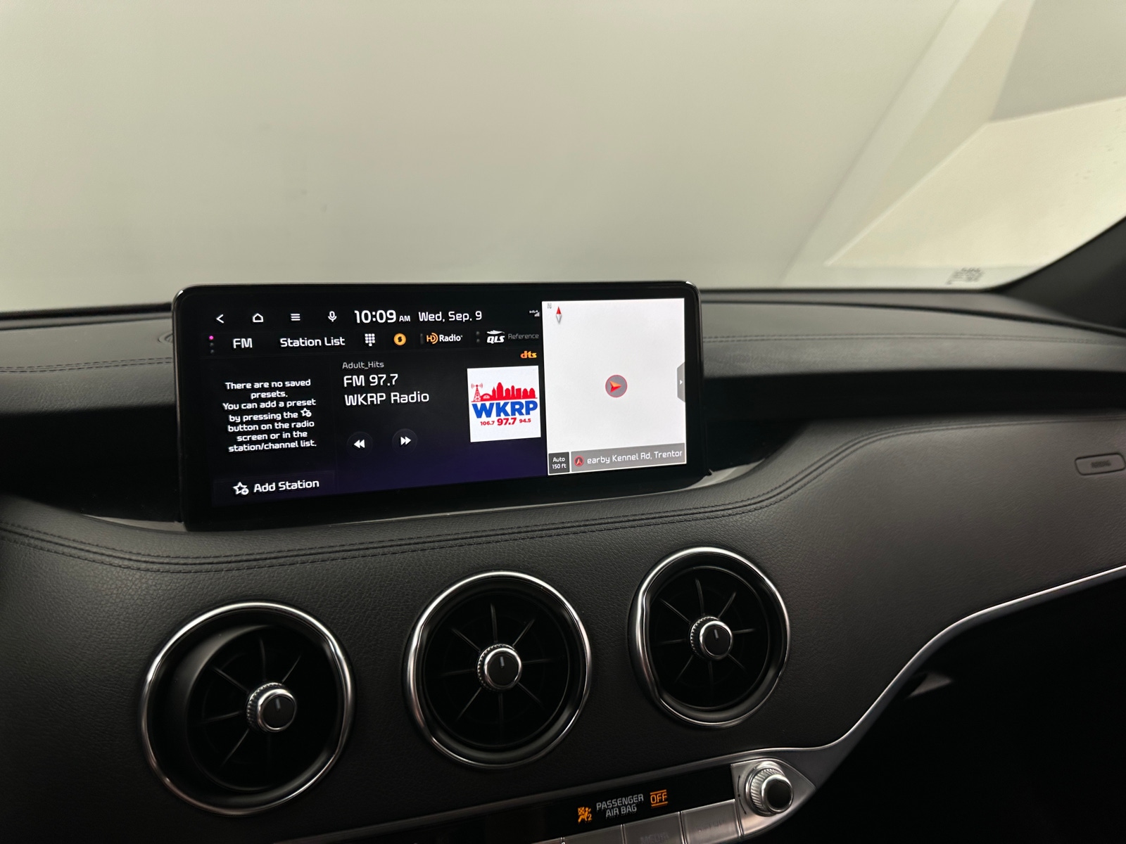 Thumbnail: 2023 Kia Stinger - 3