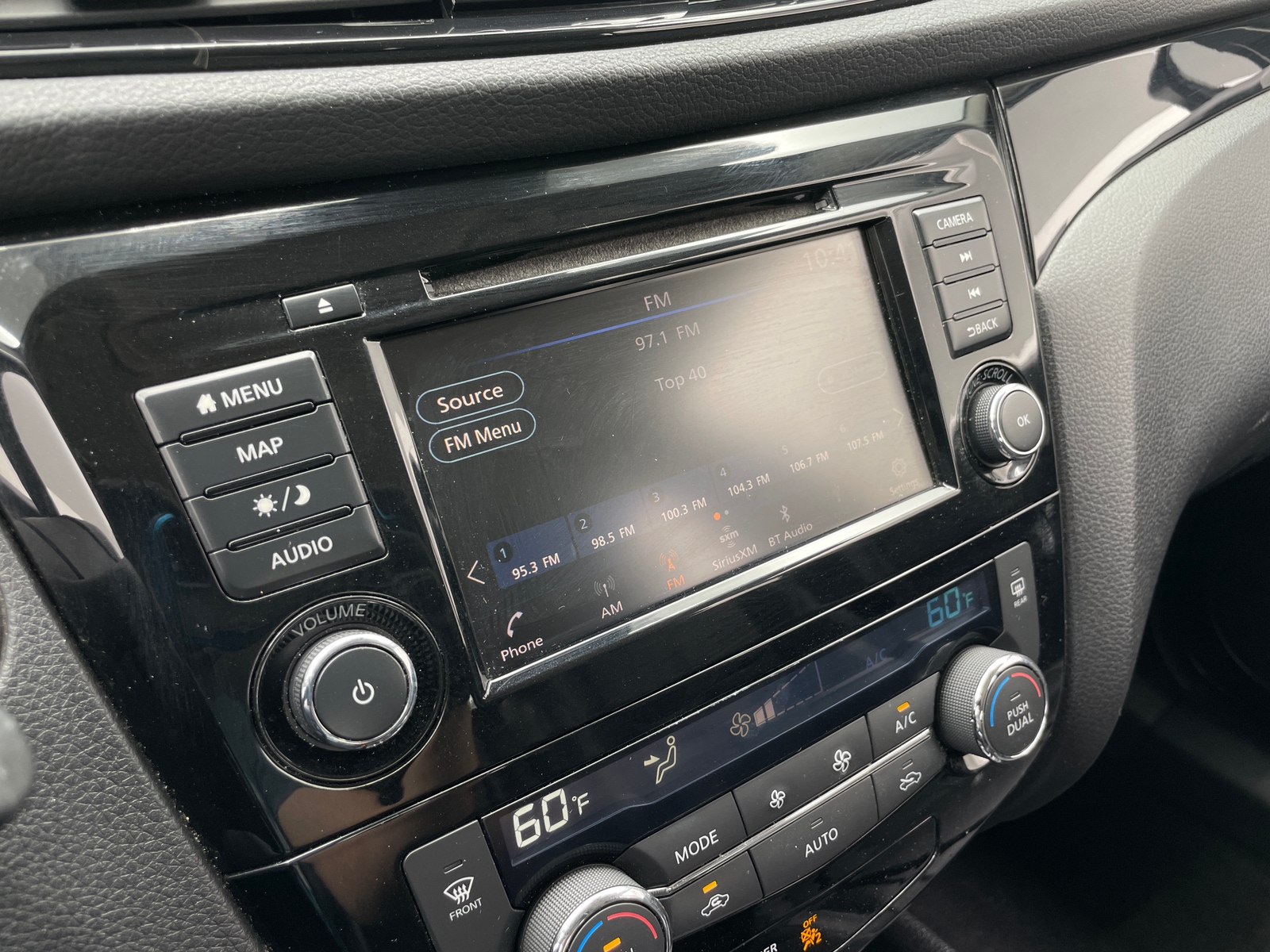 Thumbnail: 2022 Nissan Rogue Sport - 3