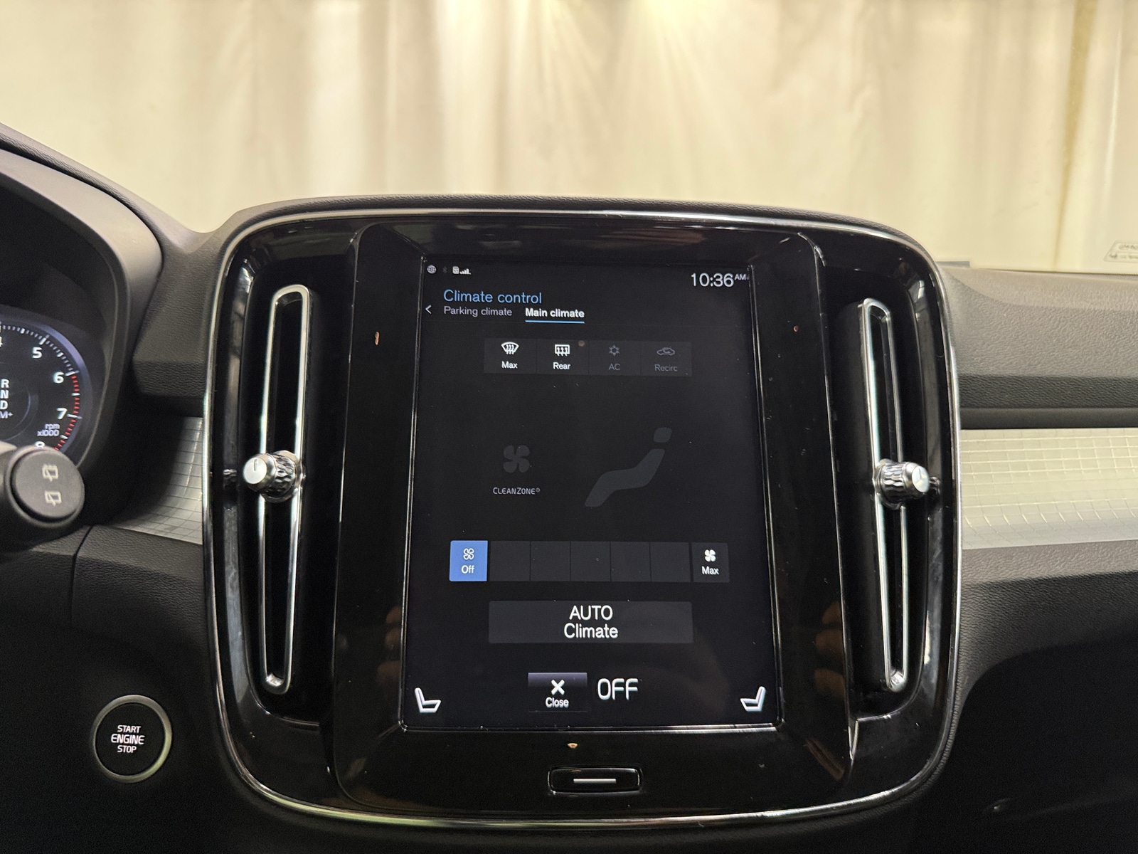 Thumbnail: 2019 Volvo XC40 - 3
