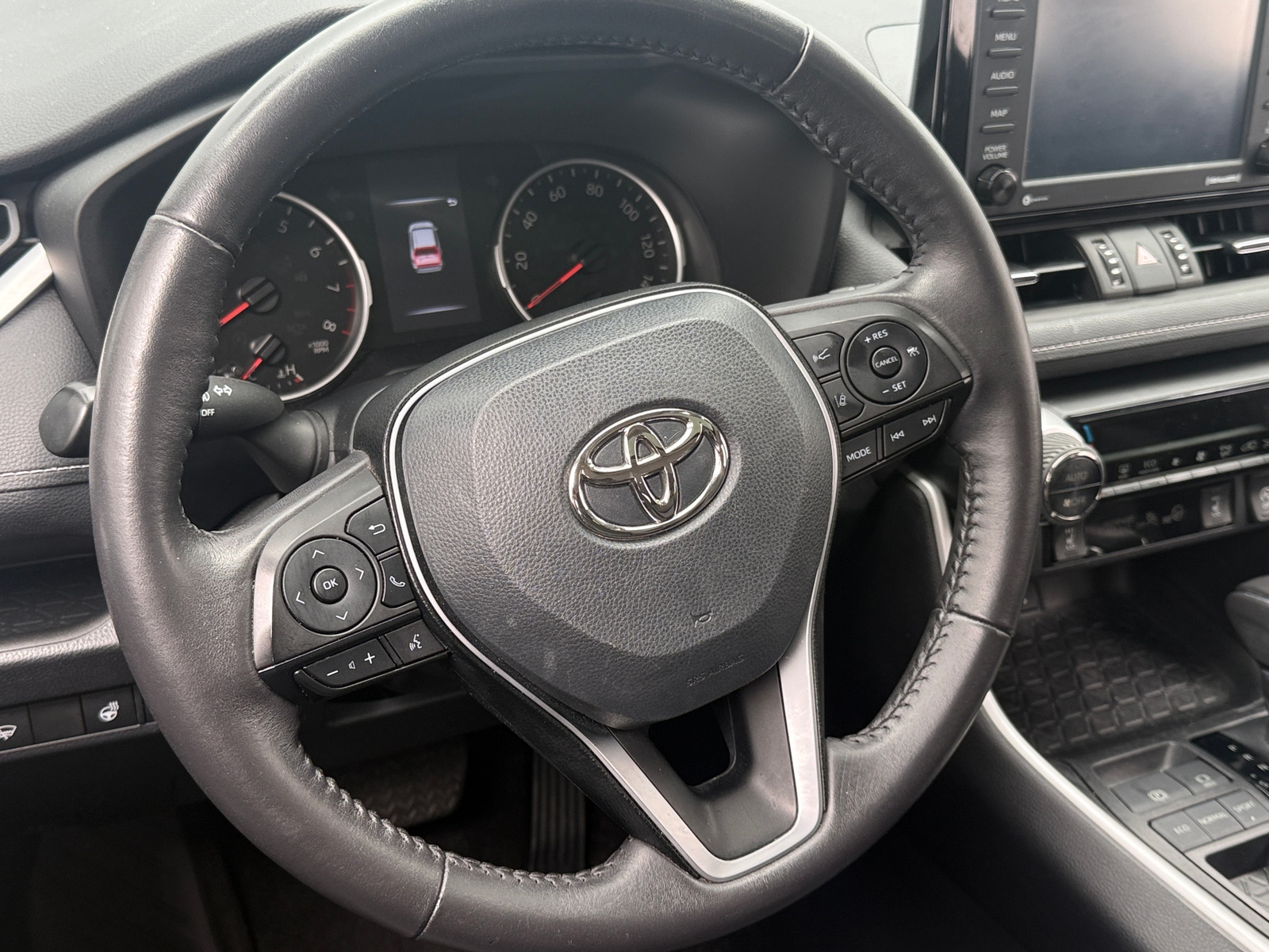 Thumbnail: 2022 Toyota RAV4 - 4