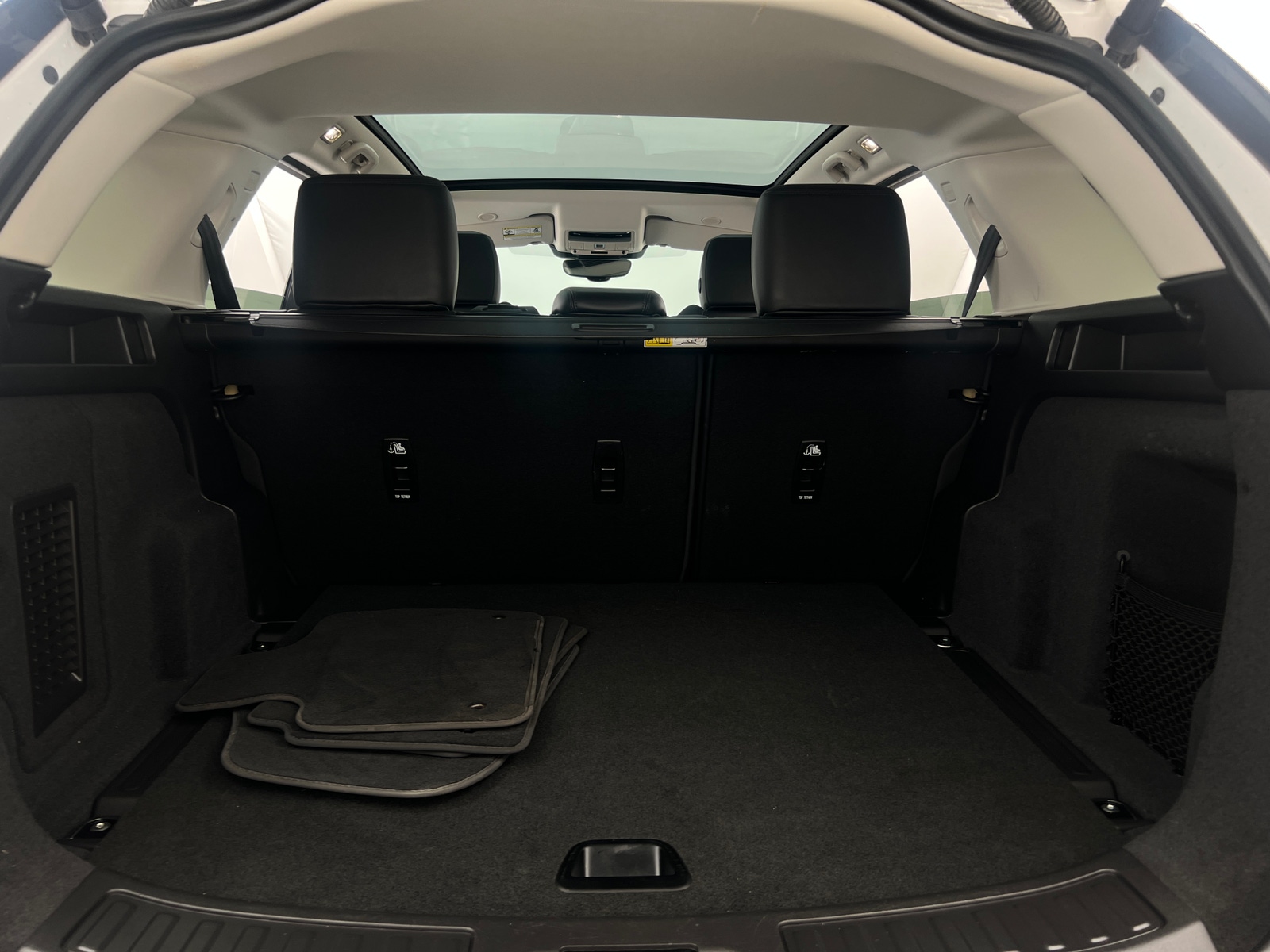 Thumbnail: 2024 Land Rover Discovery Sport - 6