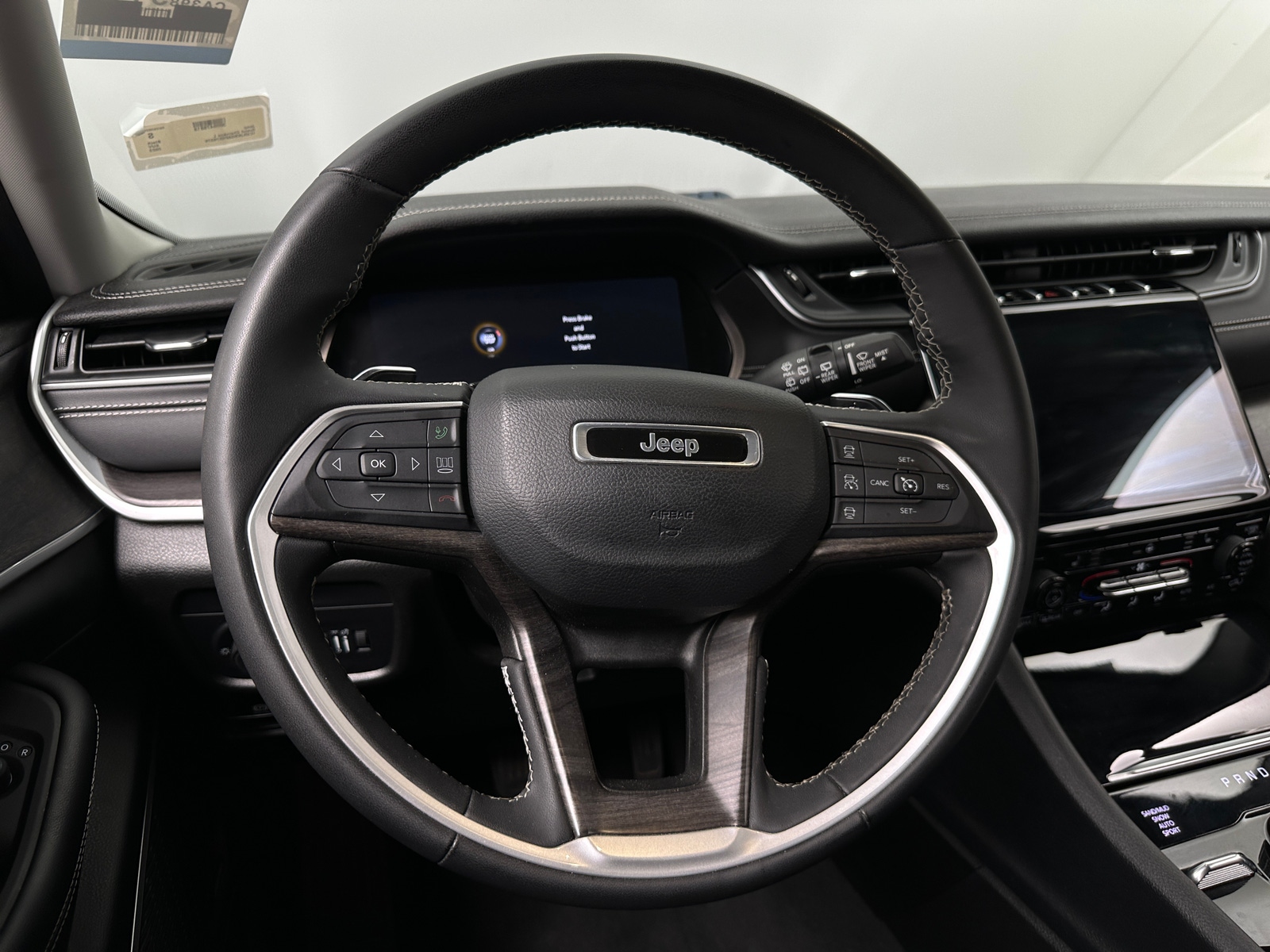 Thumbnail: 2023 Jeep Grand Cherokee L - 4