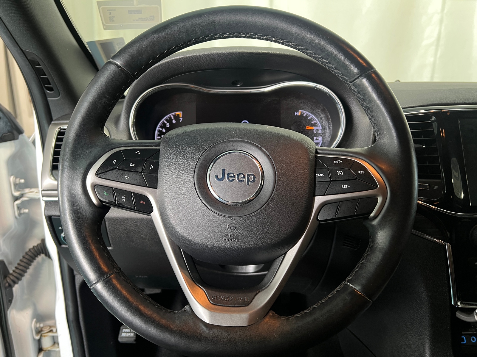 Thumbnail: 2019 Jeep Grand Cherokee - 4