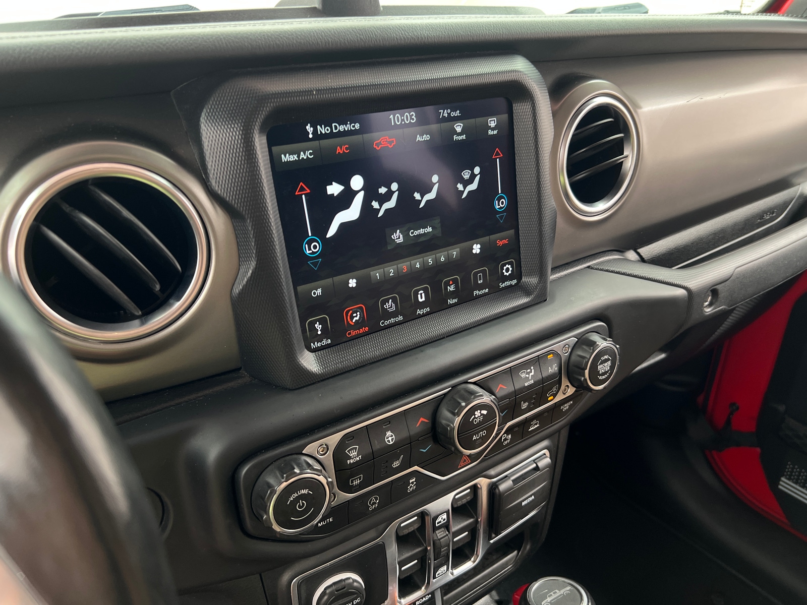 Thumbnail: 2021 Jeep Gladiator - 3