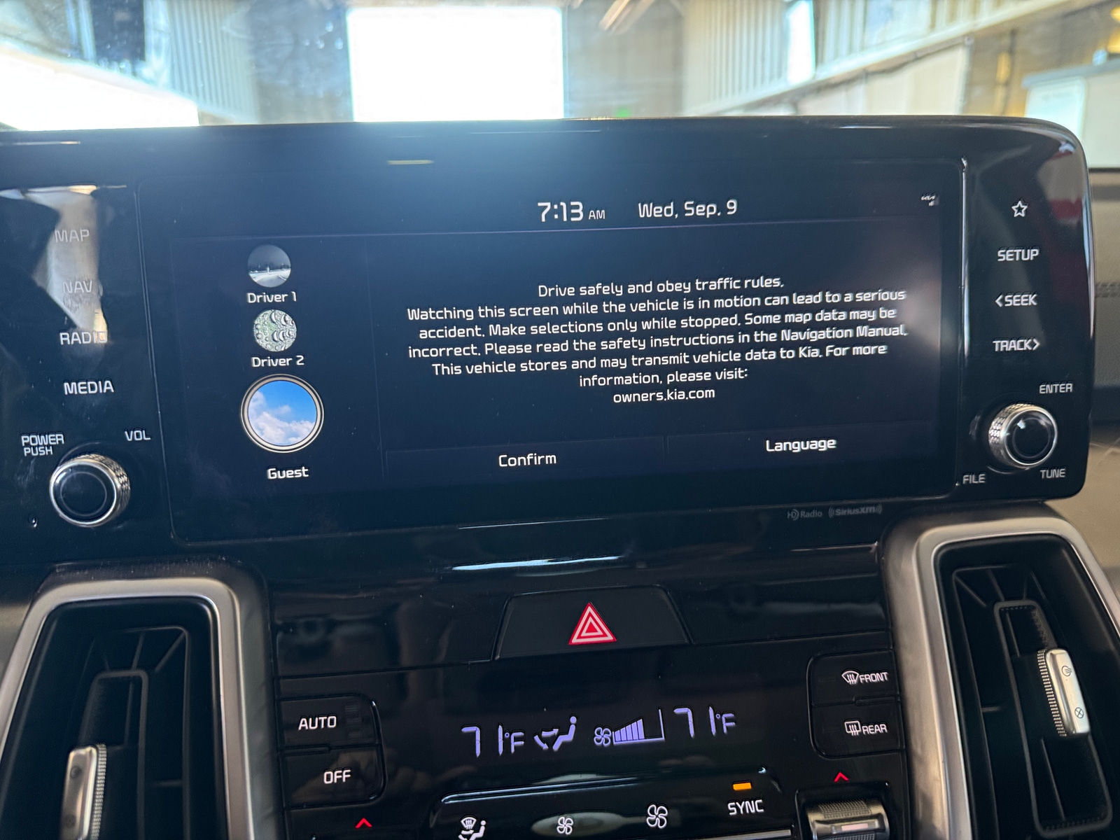 Thumbnail: 2023 Kia Sorento - 3
