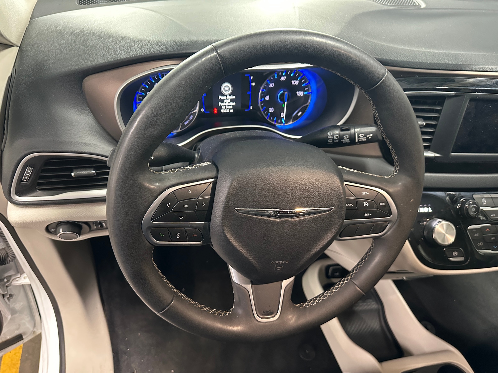Thumbnail: 2024 Chrysler Voyager - 5