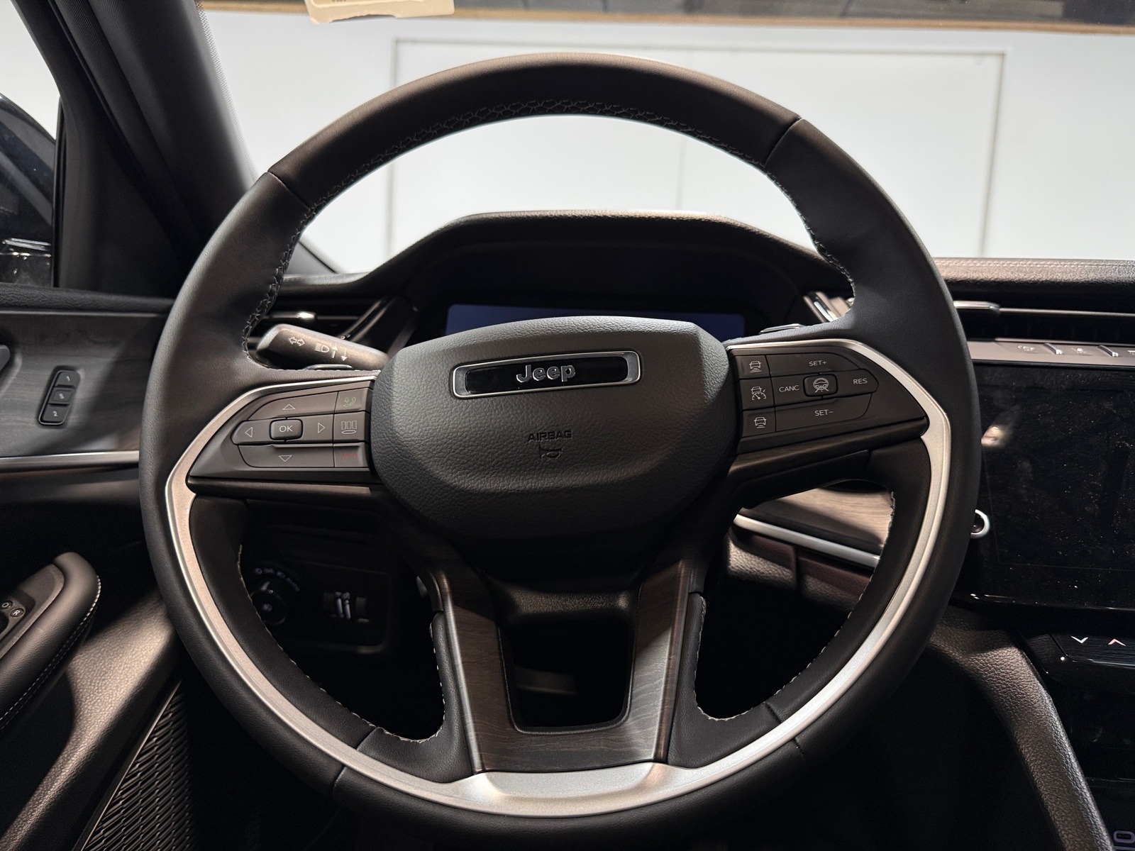 Thumbnail: 2026 Jeep Grand Cherokee - 4