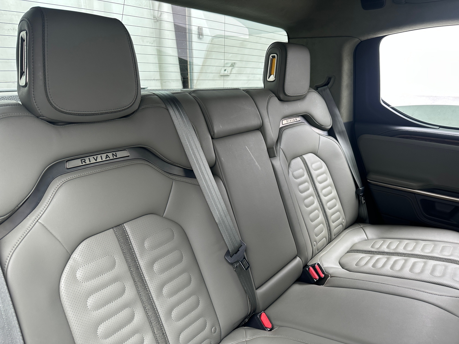 Thumbnail: 2022 Rivian R1T - 5