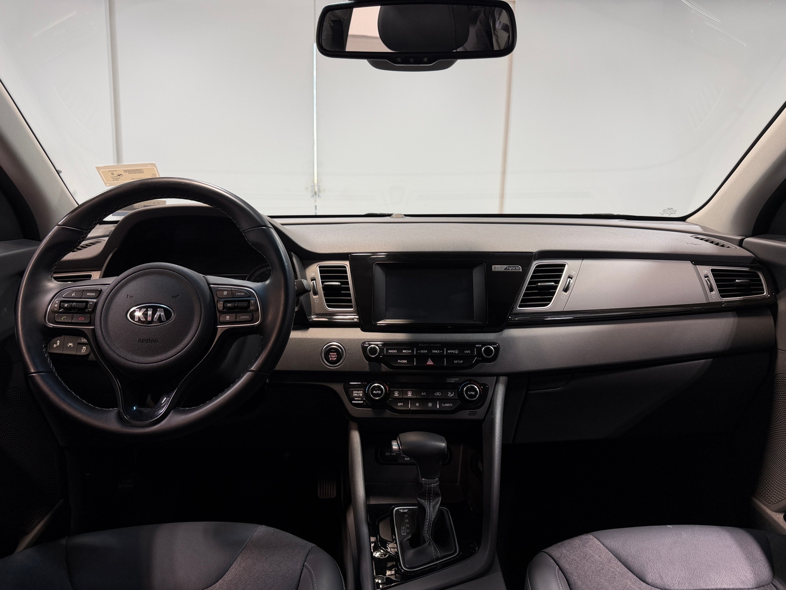 Thumbnail: 2019 Kia Niro - 3
