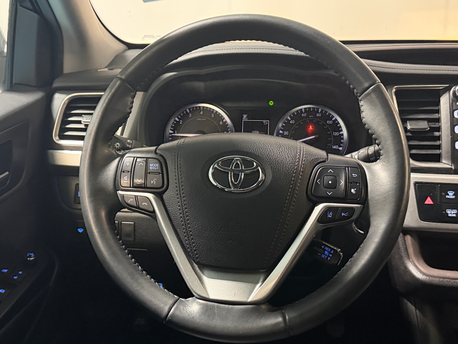 Thumbnail: 2019 Toyota Highlander - 4