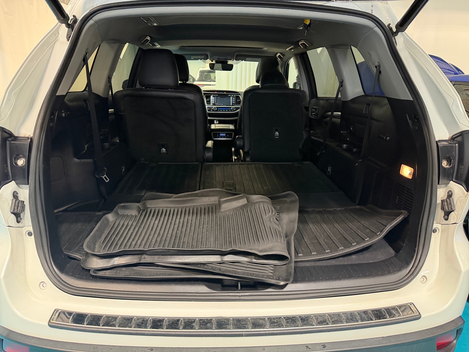 Thumbnail: 2019 Toyota Highlander - 6