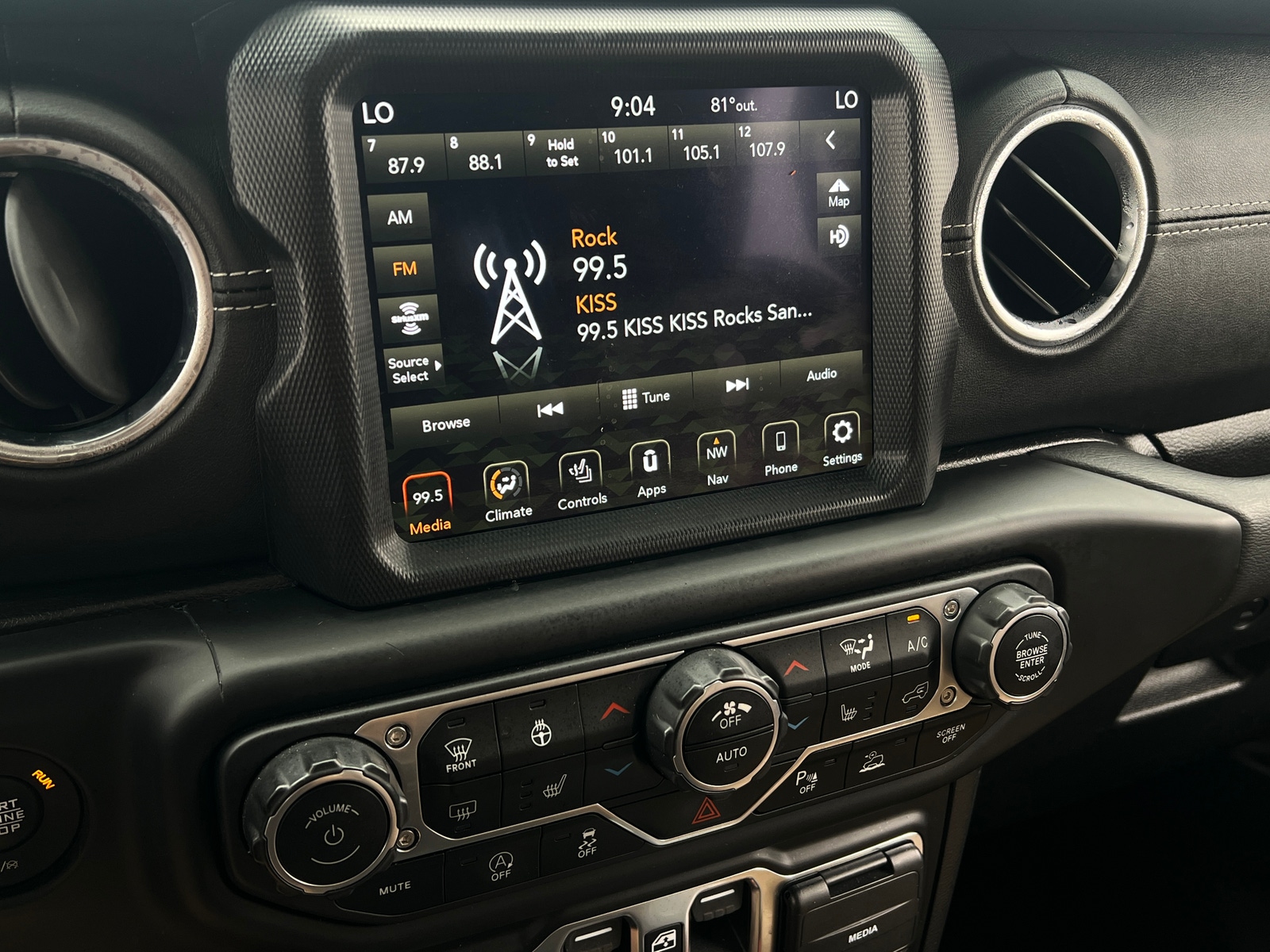 Thumbnail: 2021 Jeep Gladiator - 3