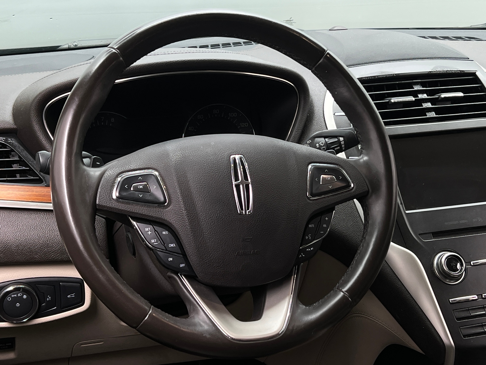 Thumbnail: 2018 Lincoln MKC - 4