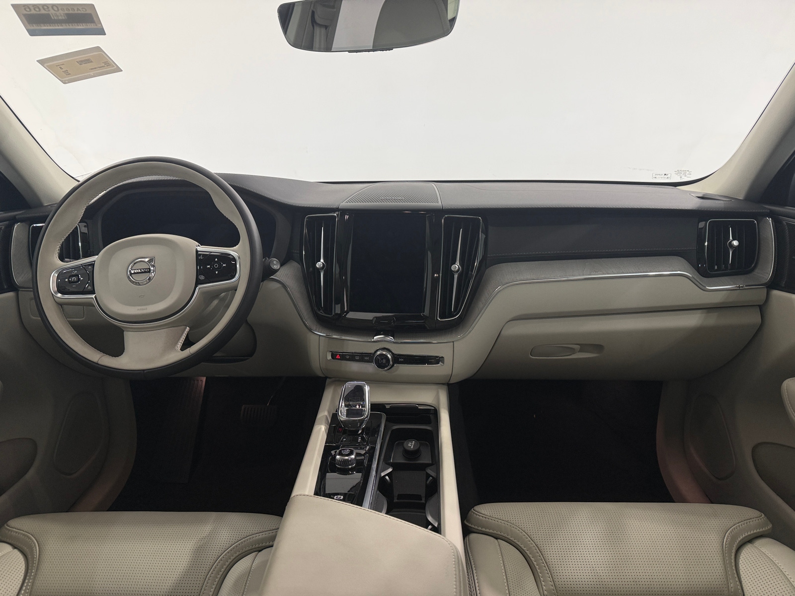 Thumbnail: 2023 Volvo XC60 - 2