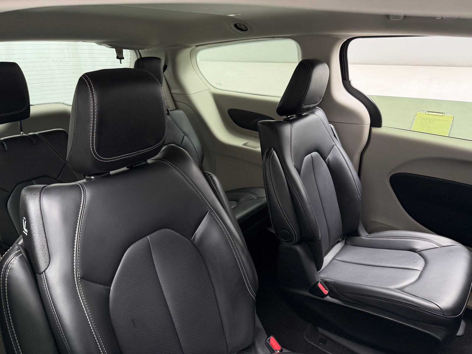 Thumbnail: 2023 Chrysler Pacifica - 5