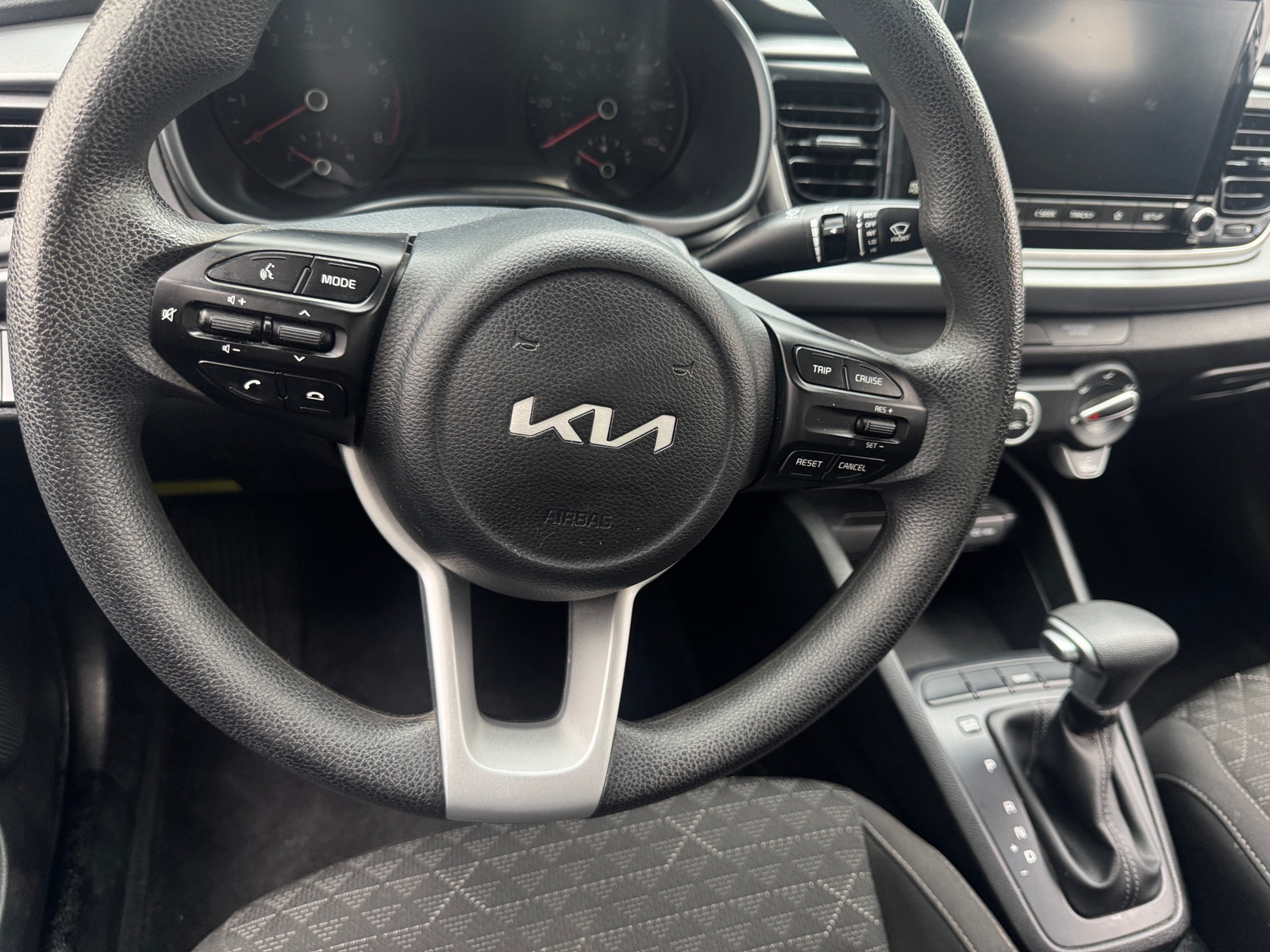 Thumbnail: 2023 Kia Rio - 5