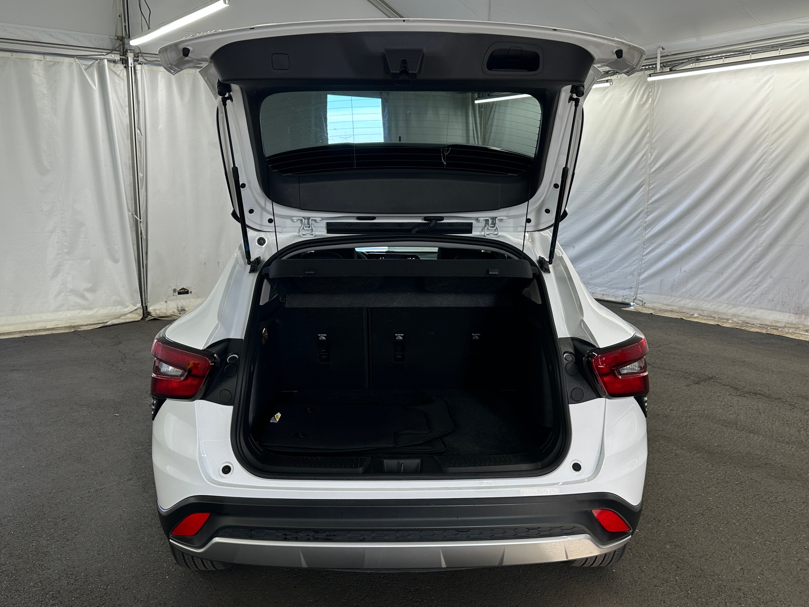 Thumbnail: 2025 Chevrolet Trax - 6