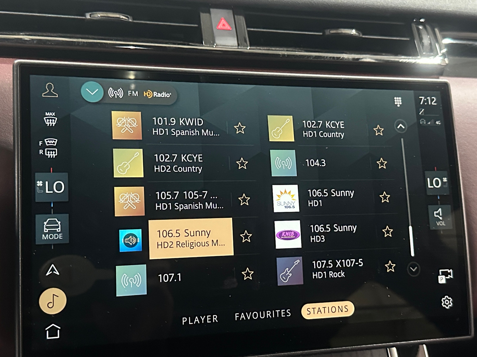 Thumbnail: 2024 Land Rover Range Rover Velar - 3