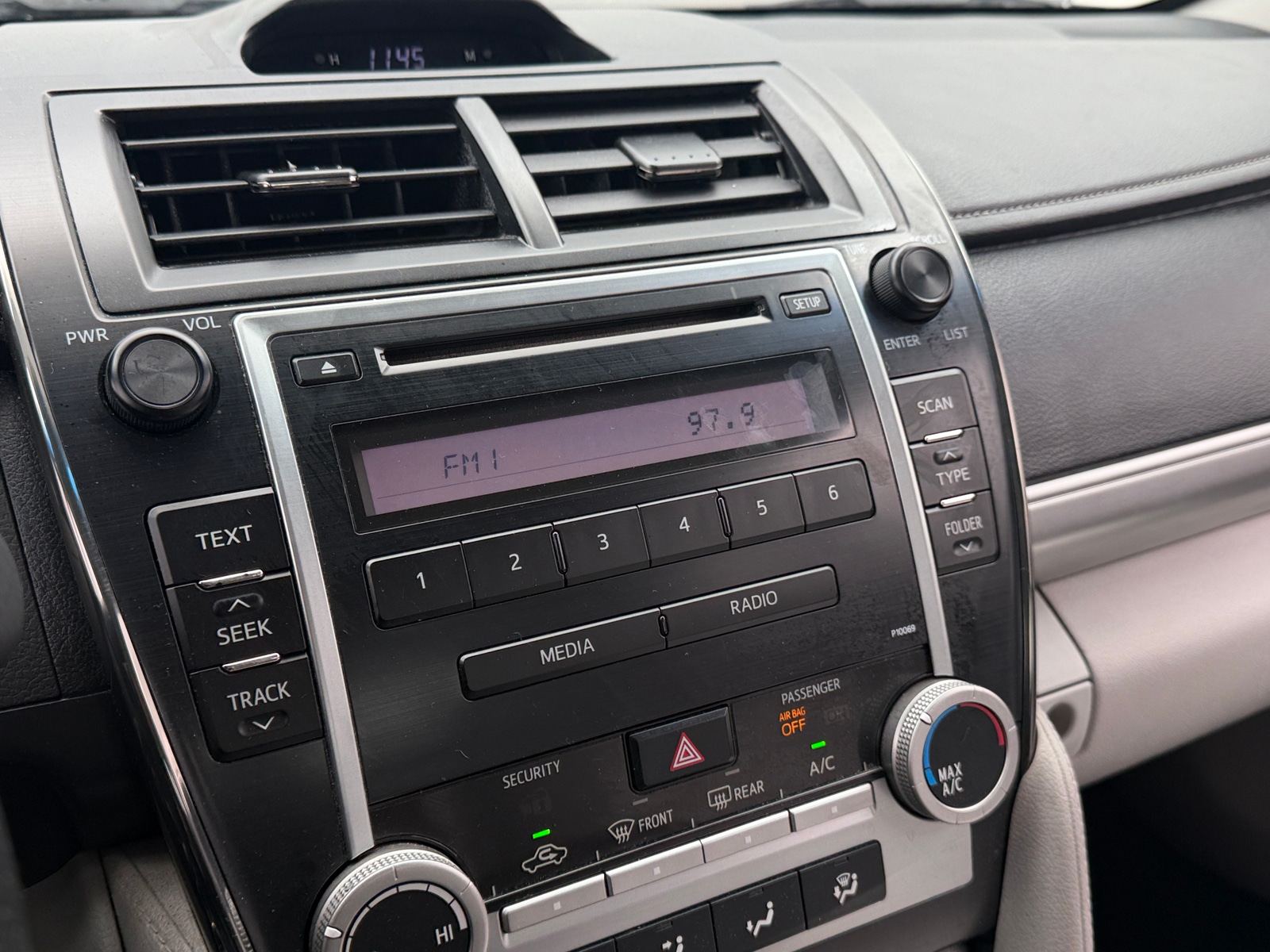 Thumbnail: 2012 Toyota Camry - 4