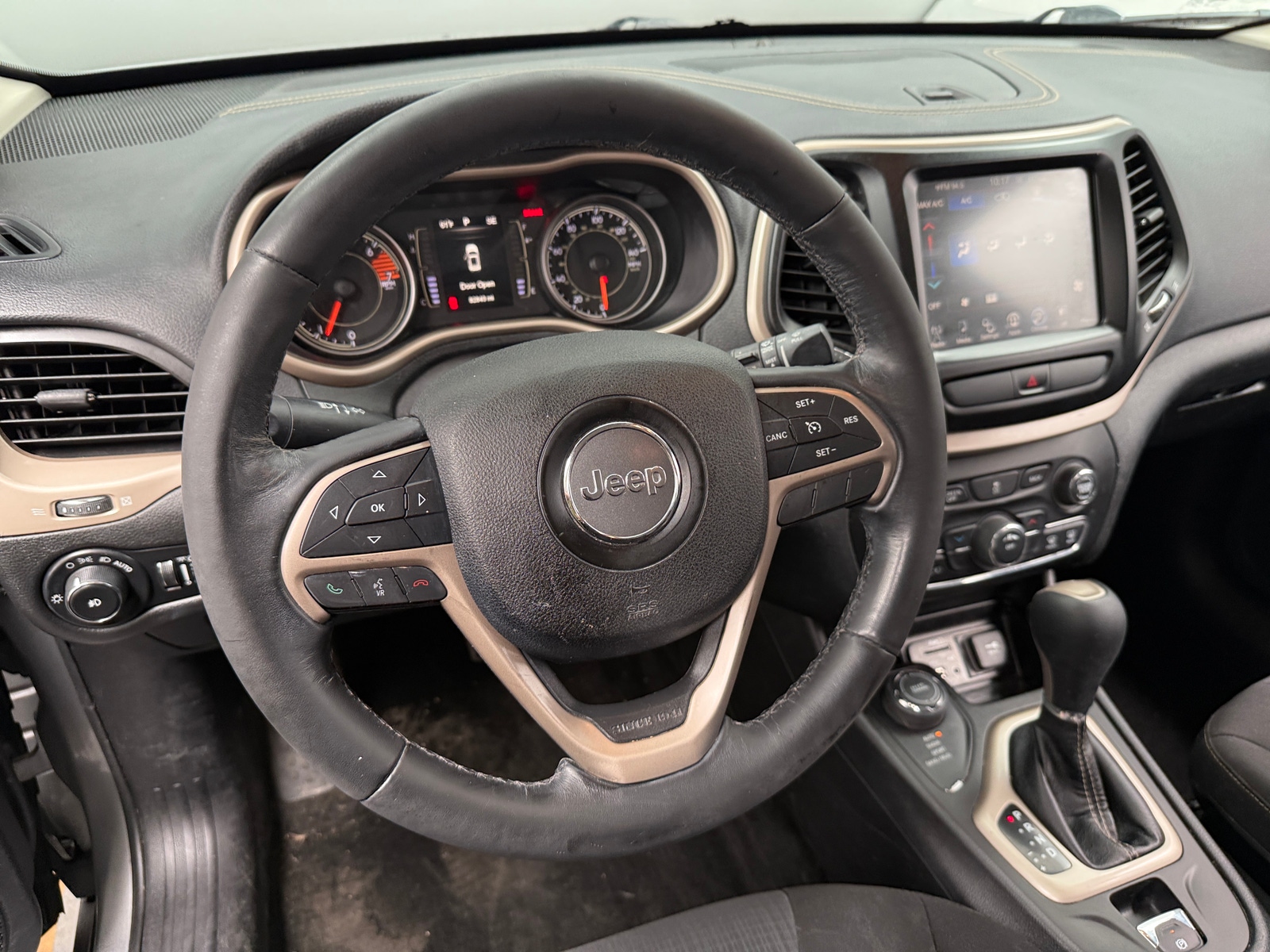 Thumbnail: 2016 Jeep Cherokee - 5