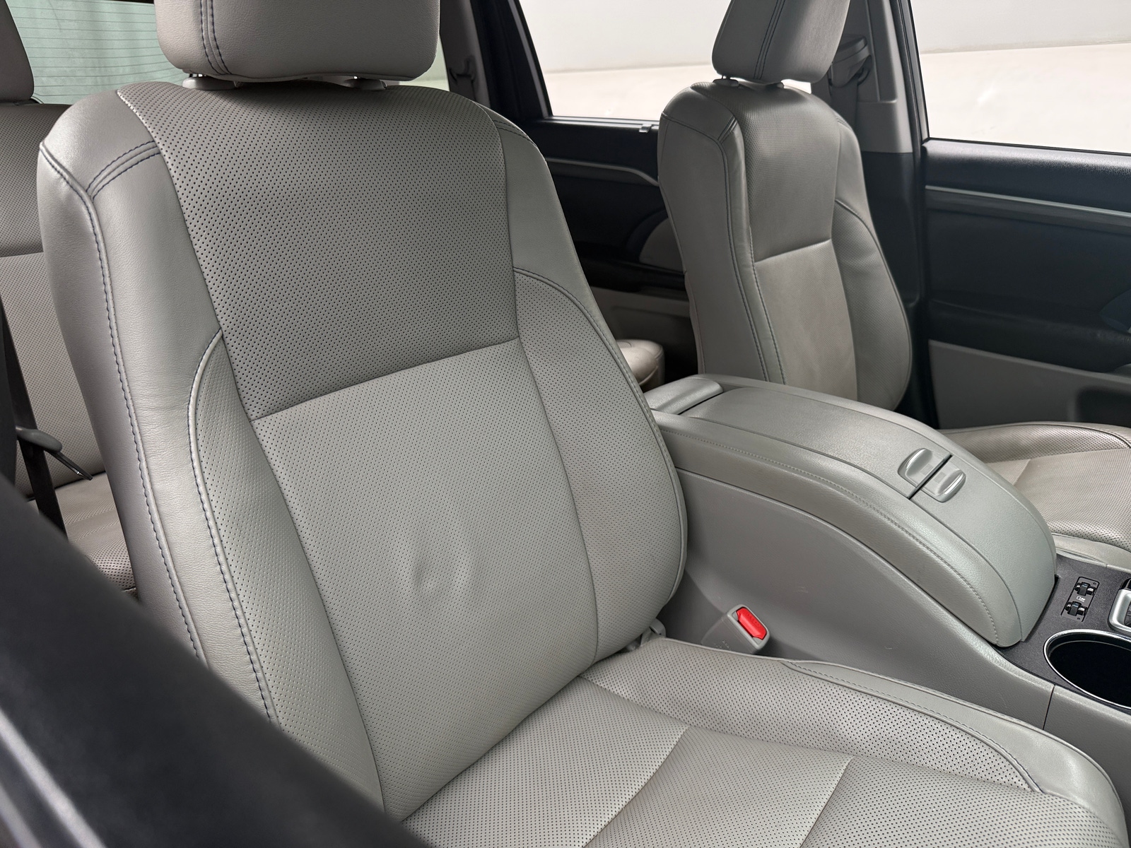 Thumbnail: 2017 Toyota Highlander - 2