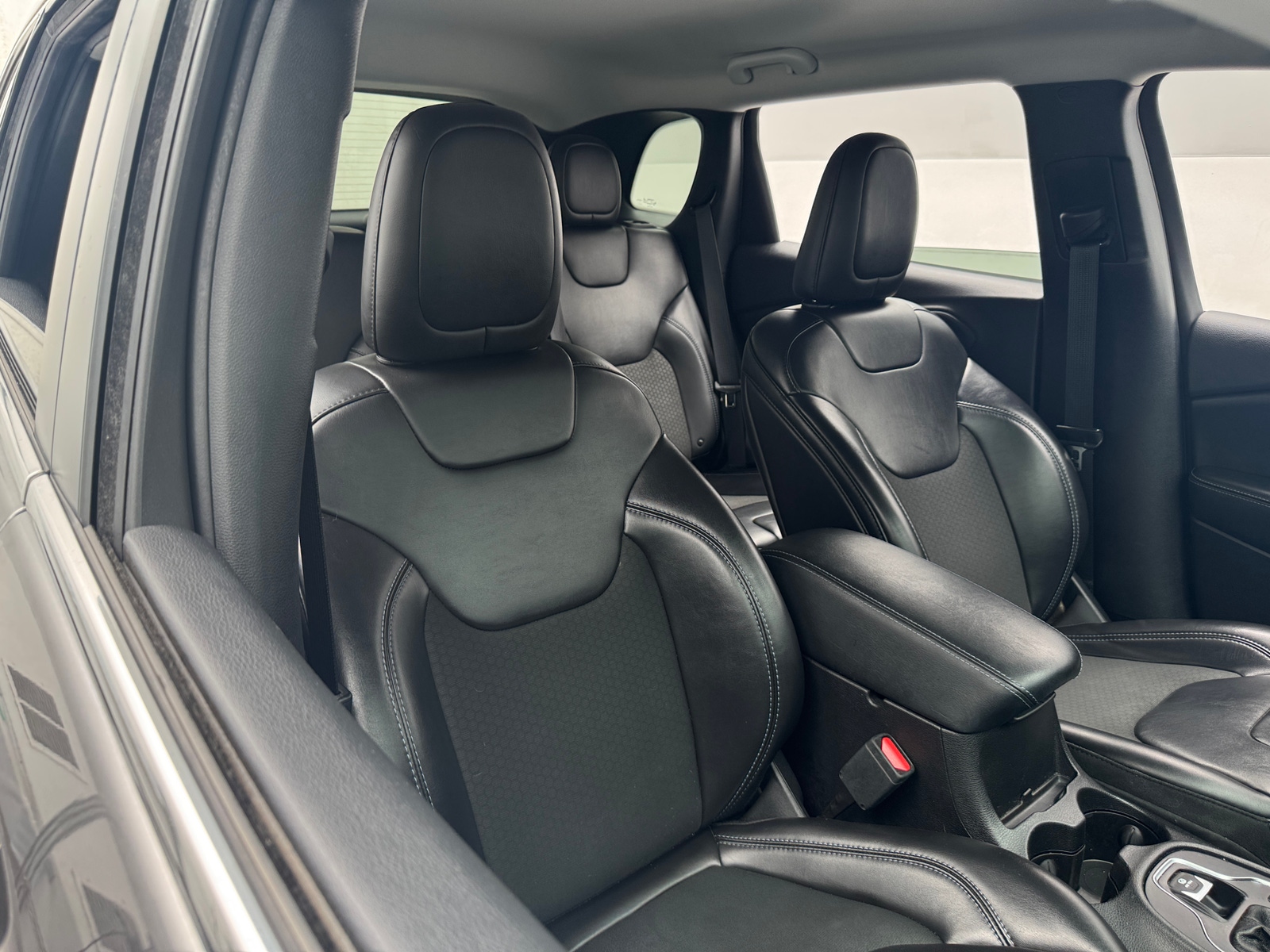 Thumbnail: 2019 Jeep Cherokee - 2
