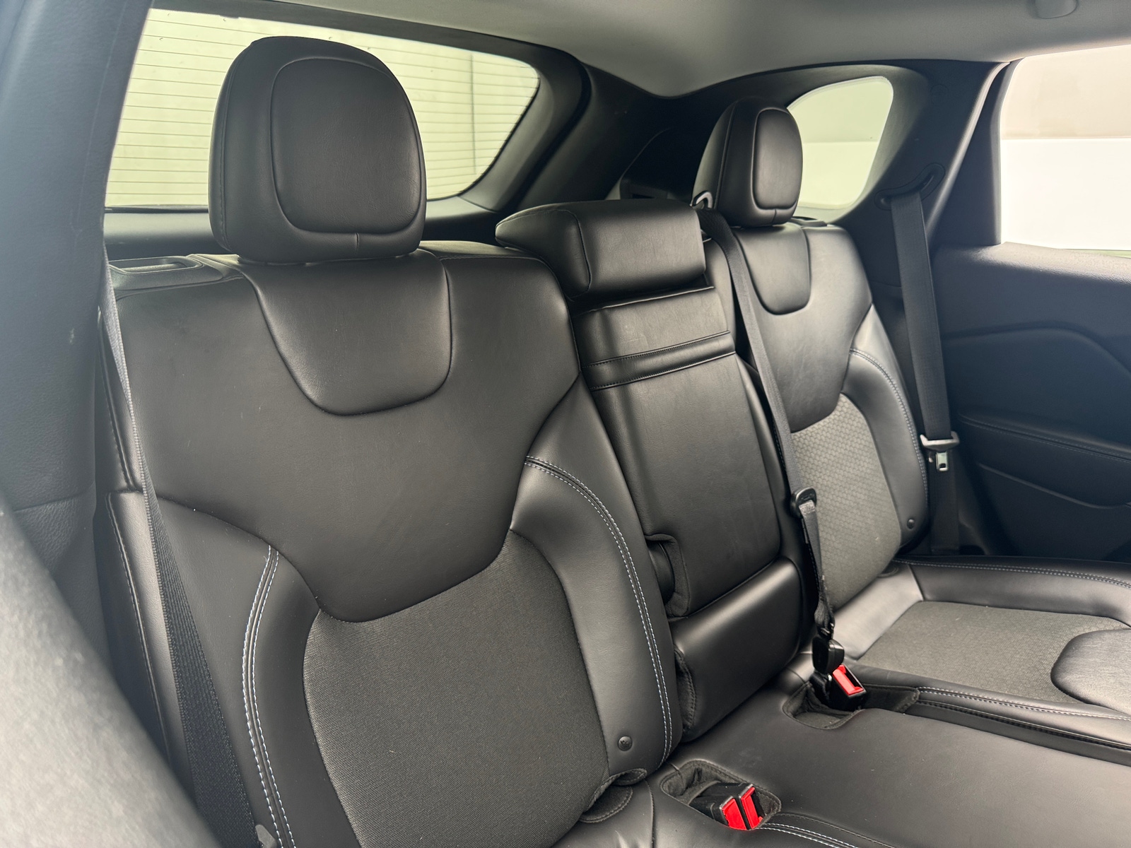 Thumbnail: 2019 Jeep Cherokee - 6