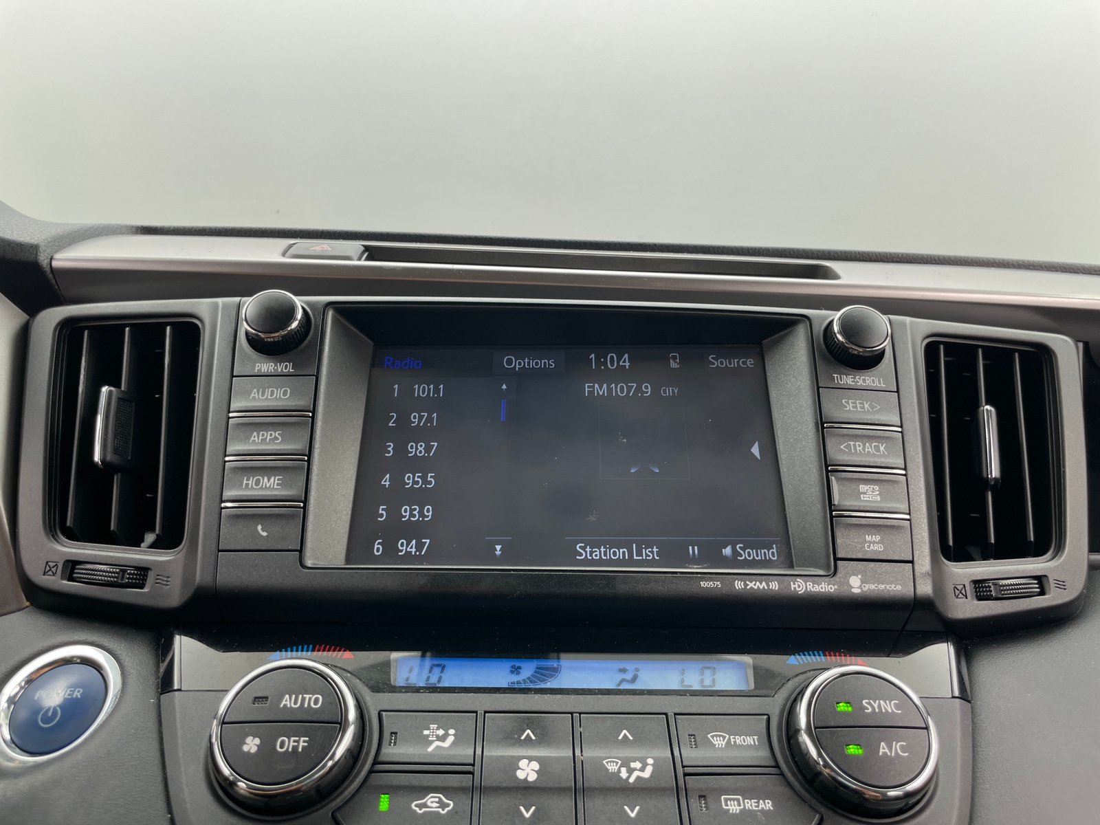 Thumbnail: 2016 Toyota RAV4 - 3
