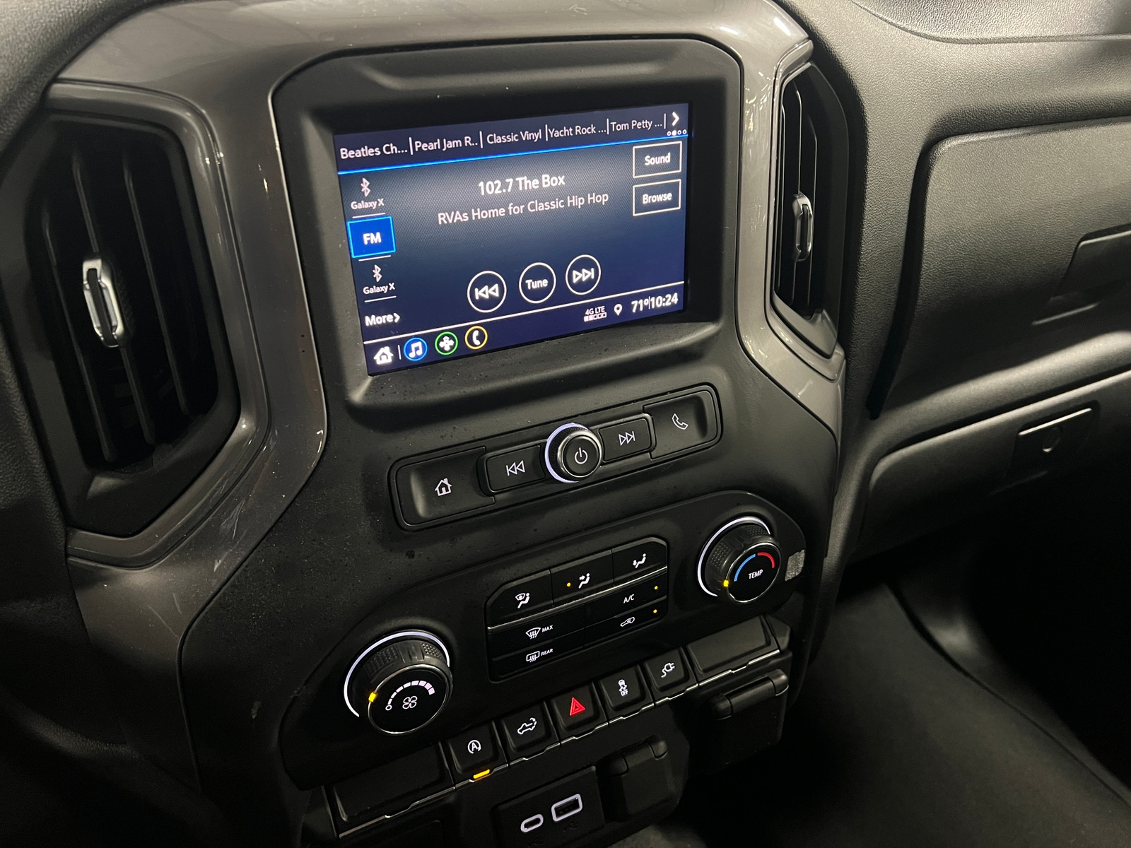Thumbnail: 2021 Chevrolet Silverado 1500 - 4