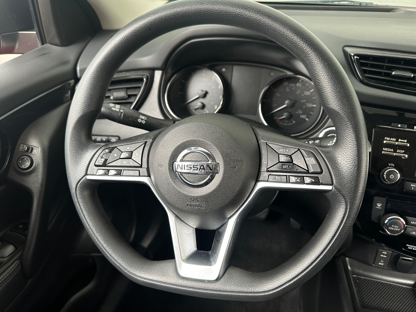 Thumbnail: 2017 Nissan Rogue Sport - 5