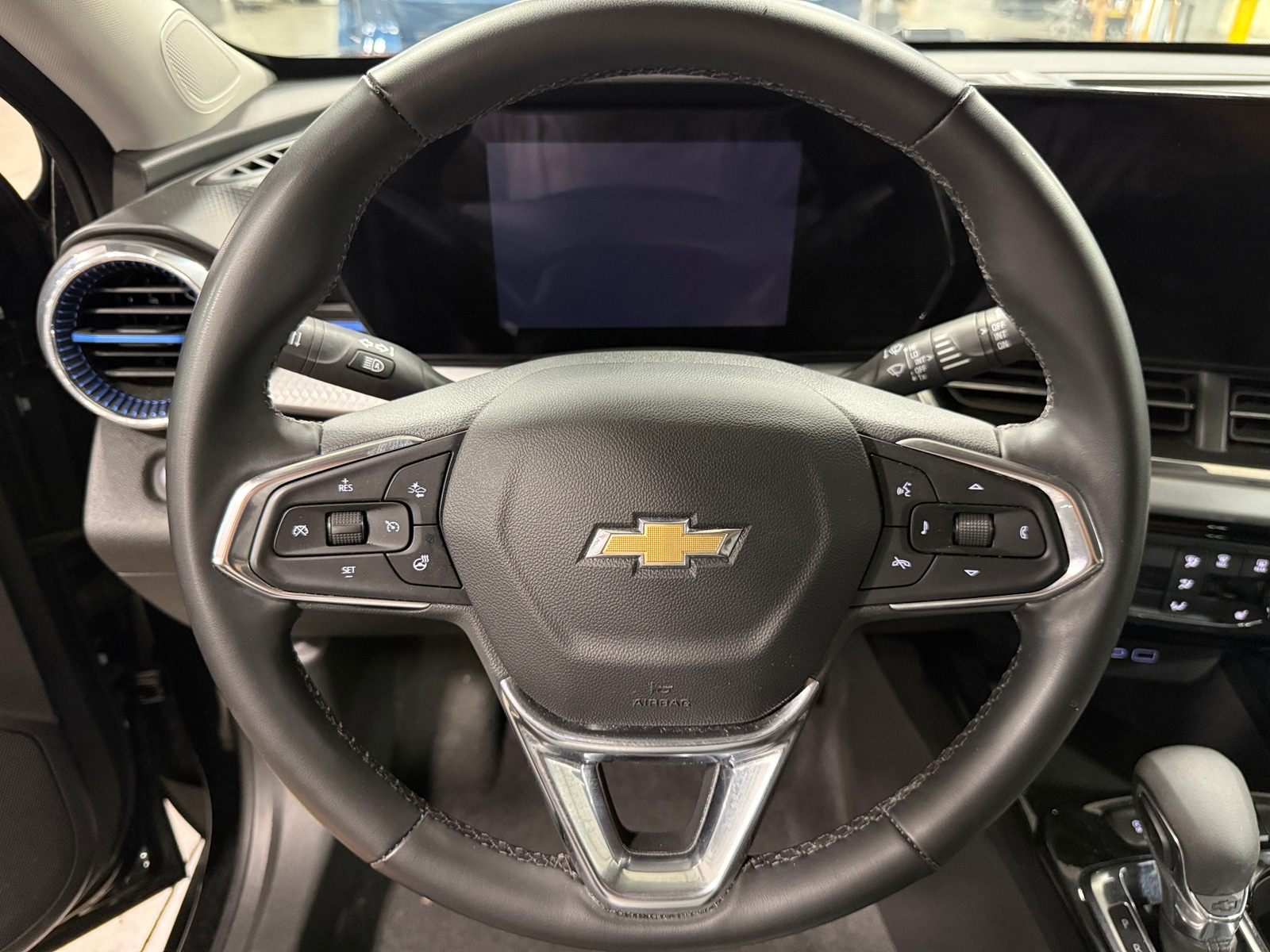 Thumbnail: 2025 Chevrolet Trax - 4