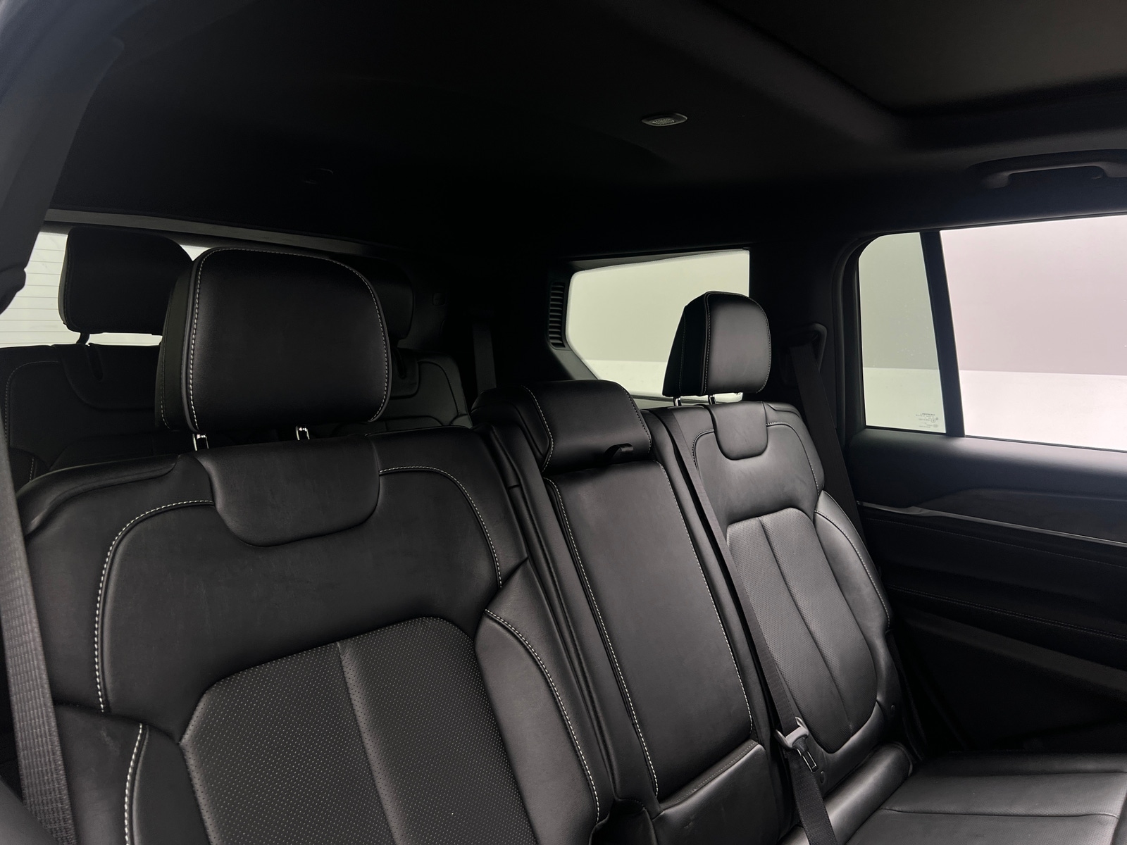 Thumbnail: 2022 Jeep Grand Cherokee L - 5