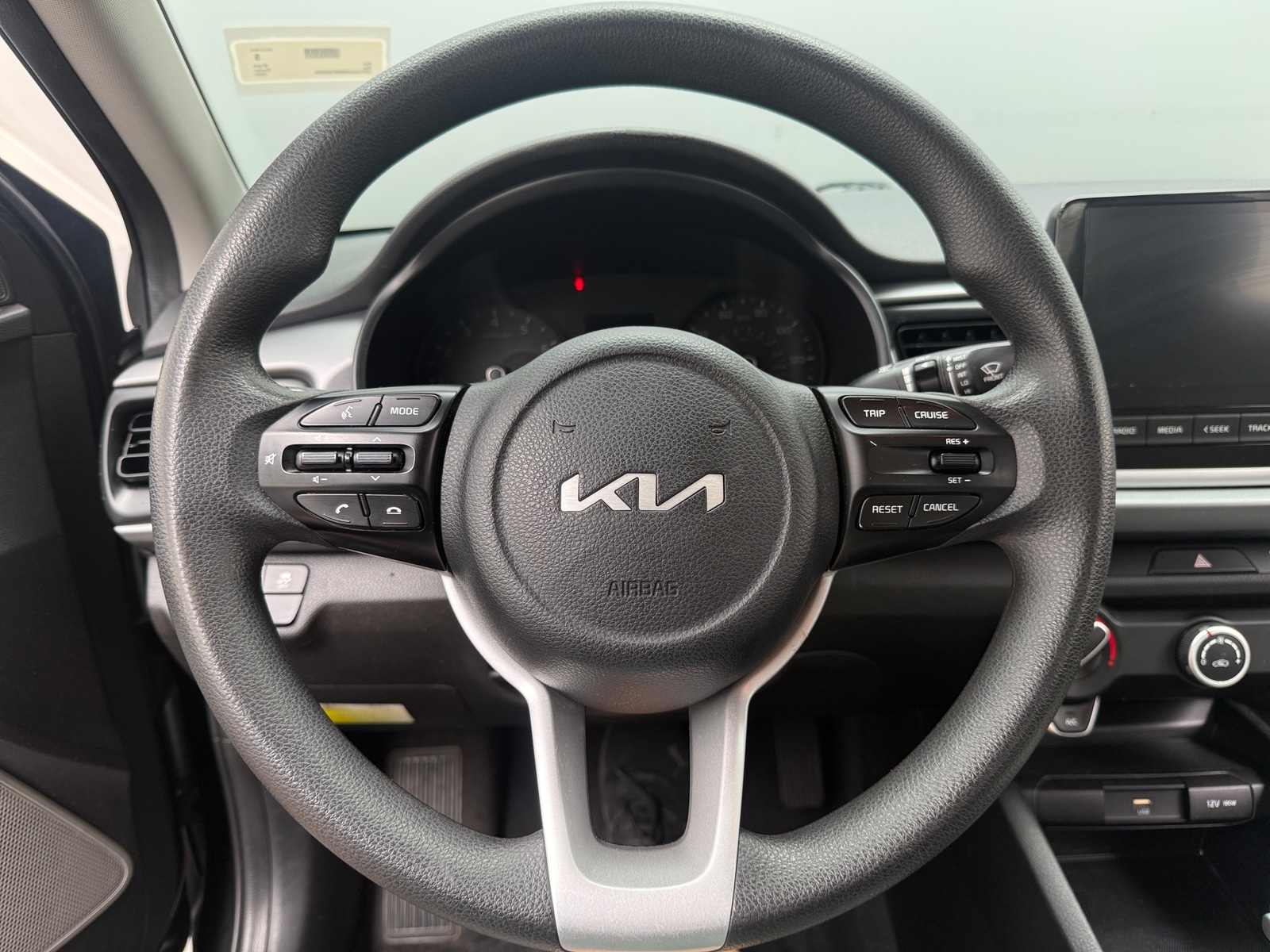 Thumbnail: 2022 Kia Rio - 5