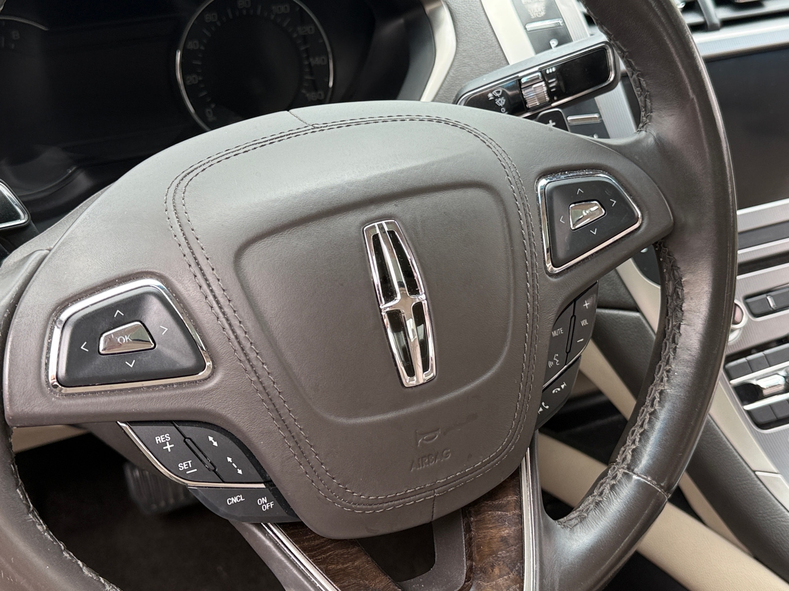 Thumbnail: 2017 Lincoln MKZ - 4