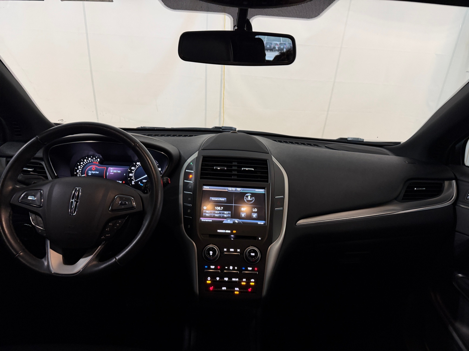 Thumbnail: 2015 Lincoln MKC - 2