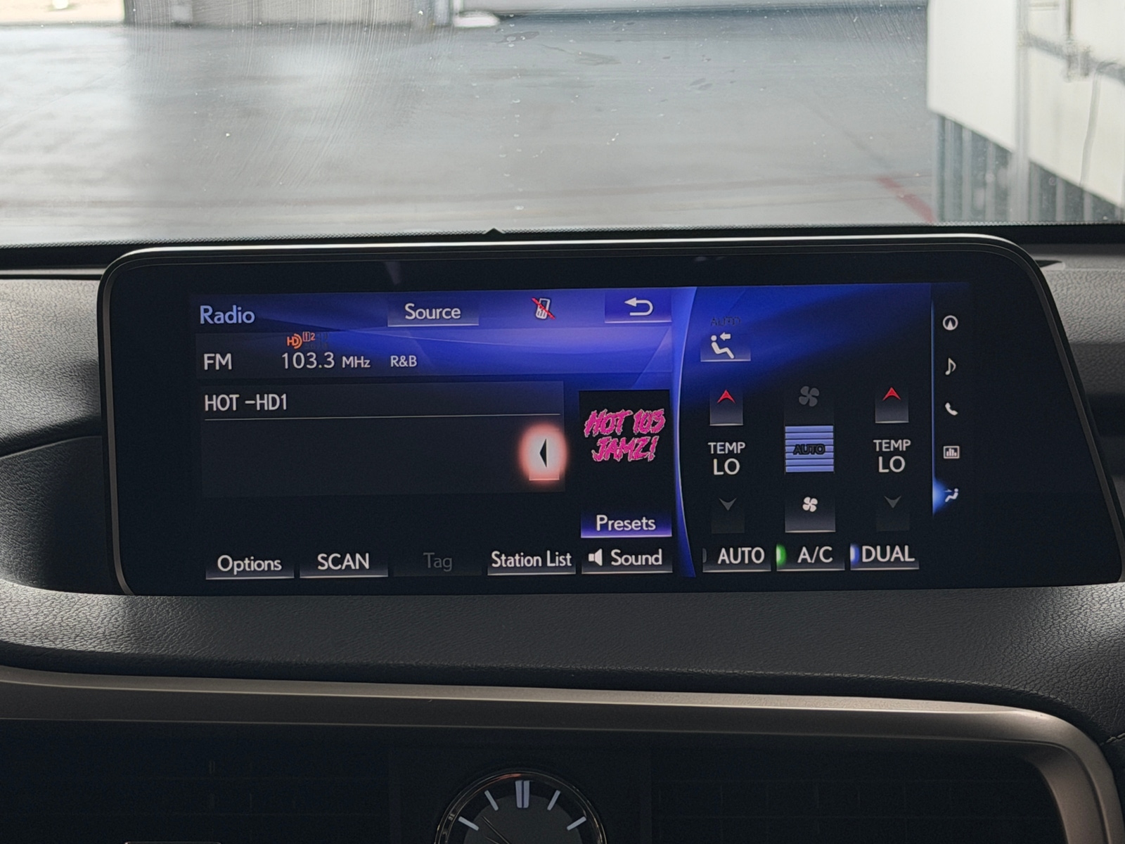 Thumbnail: 2016 Lexus RX - 4