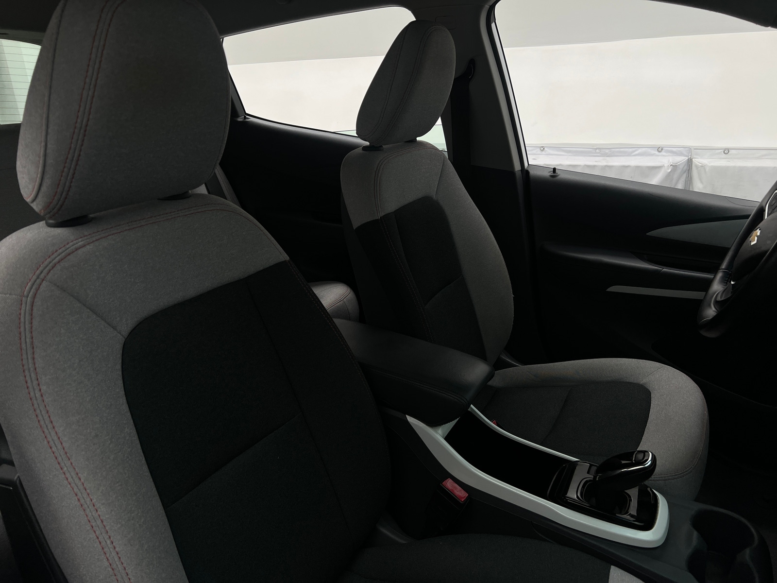 Thumbnail: 2017 Chevrolet Bolt EV - 2