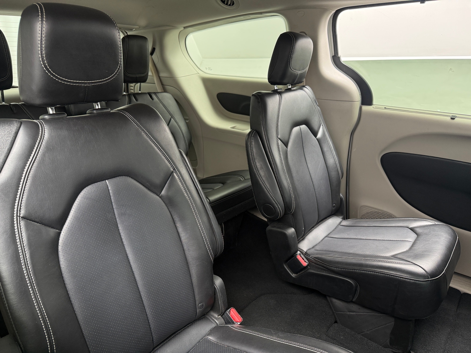 Thumbnail: 2024 Chrysler Pacifica - 5