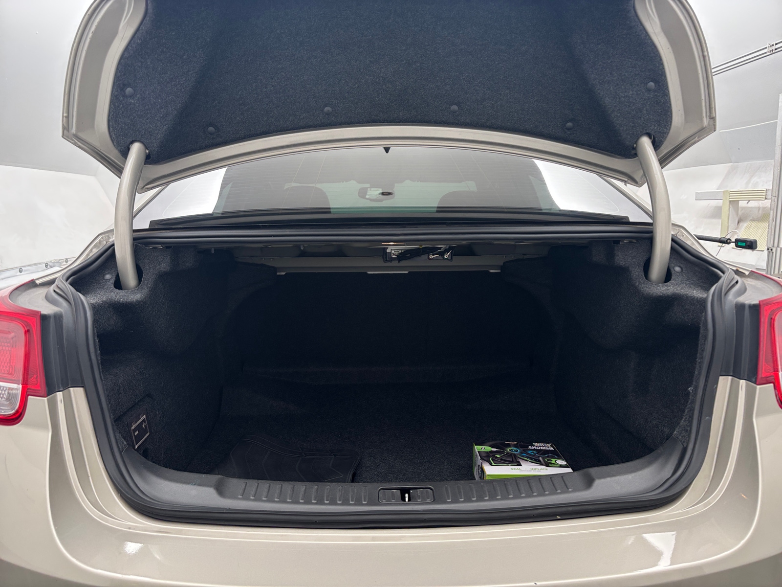 Thumbnail: 2016 Chevrolet Malibu - 7